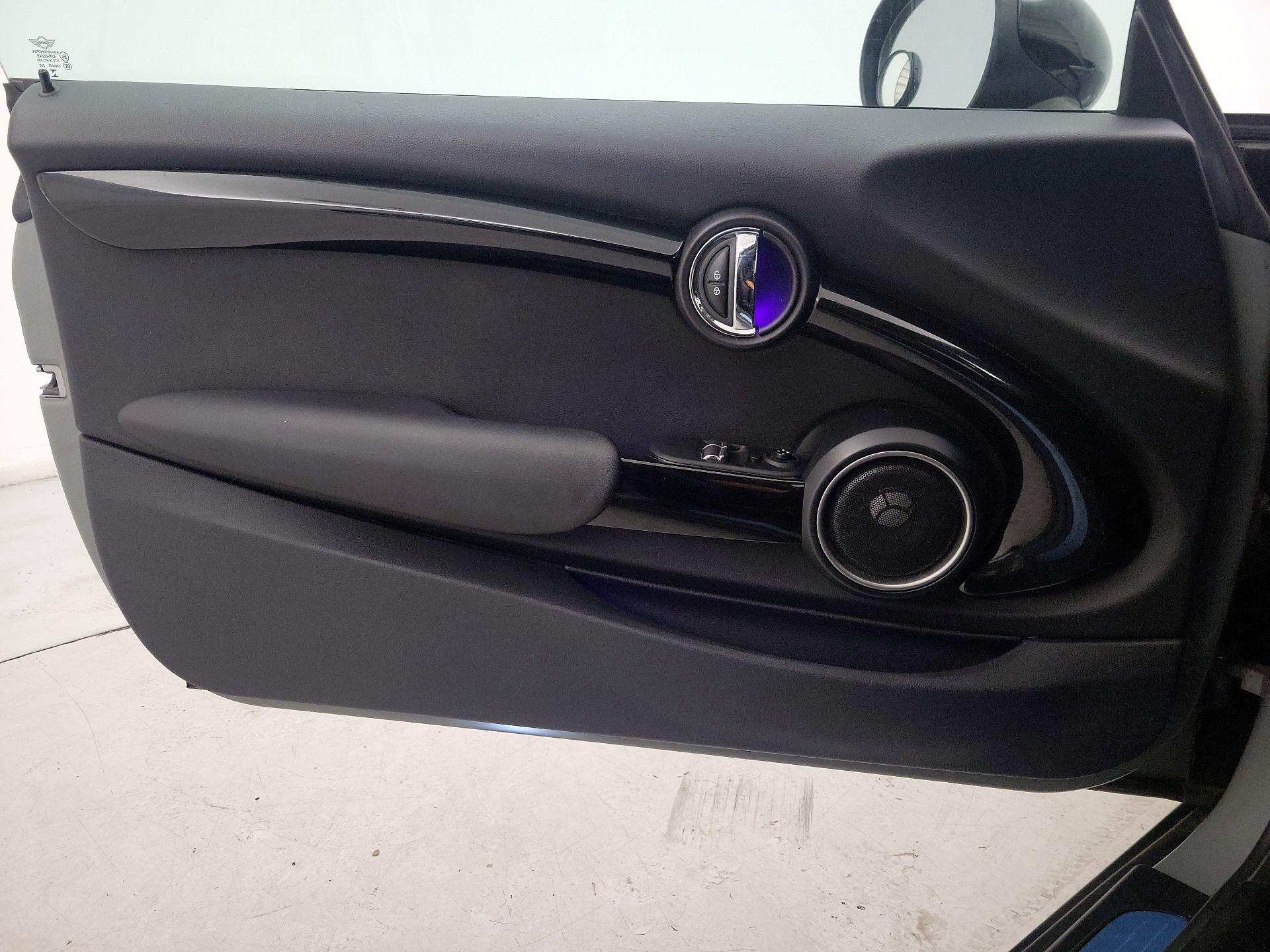 Thumbnail: 2015 MINI Cooper Hardtop - 12