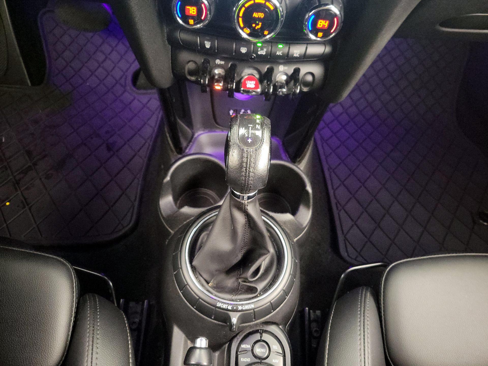 Thumbnail: 2015 MINI Cooper Hardtop - 18