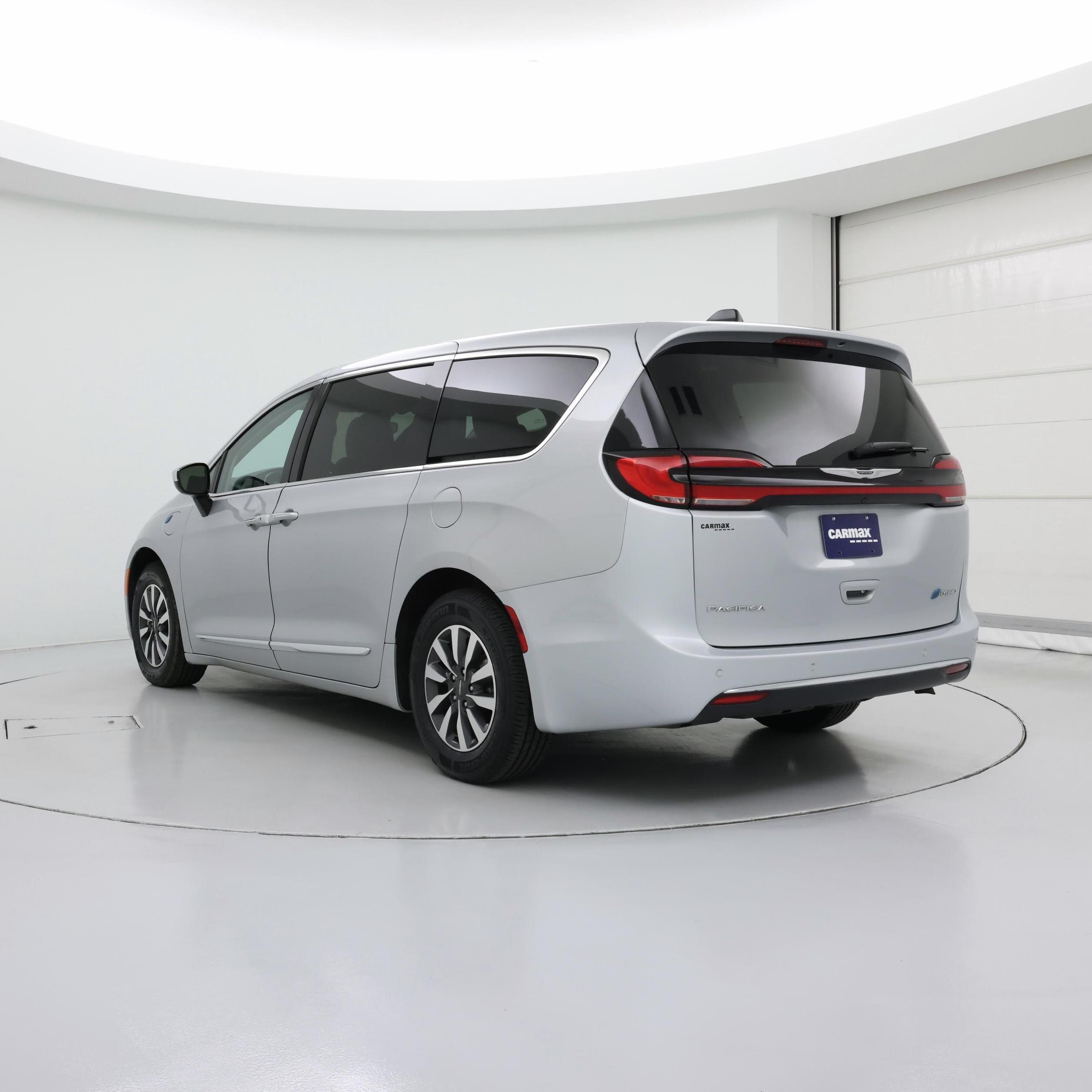 Thumbnail: 2023 Chrysler Pacifica - 2