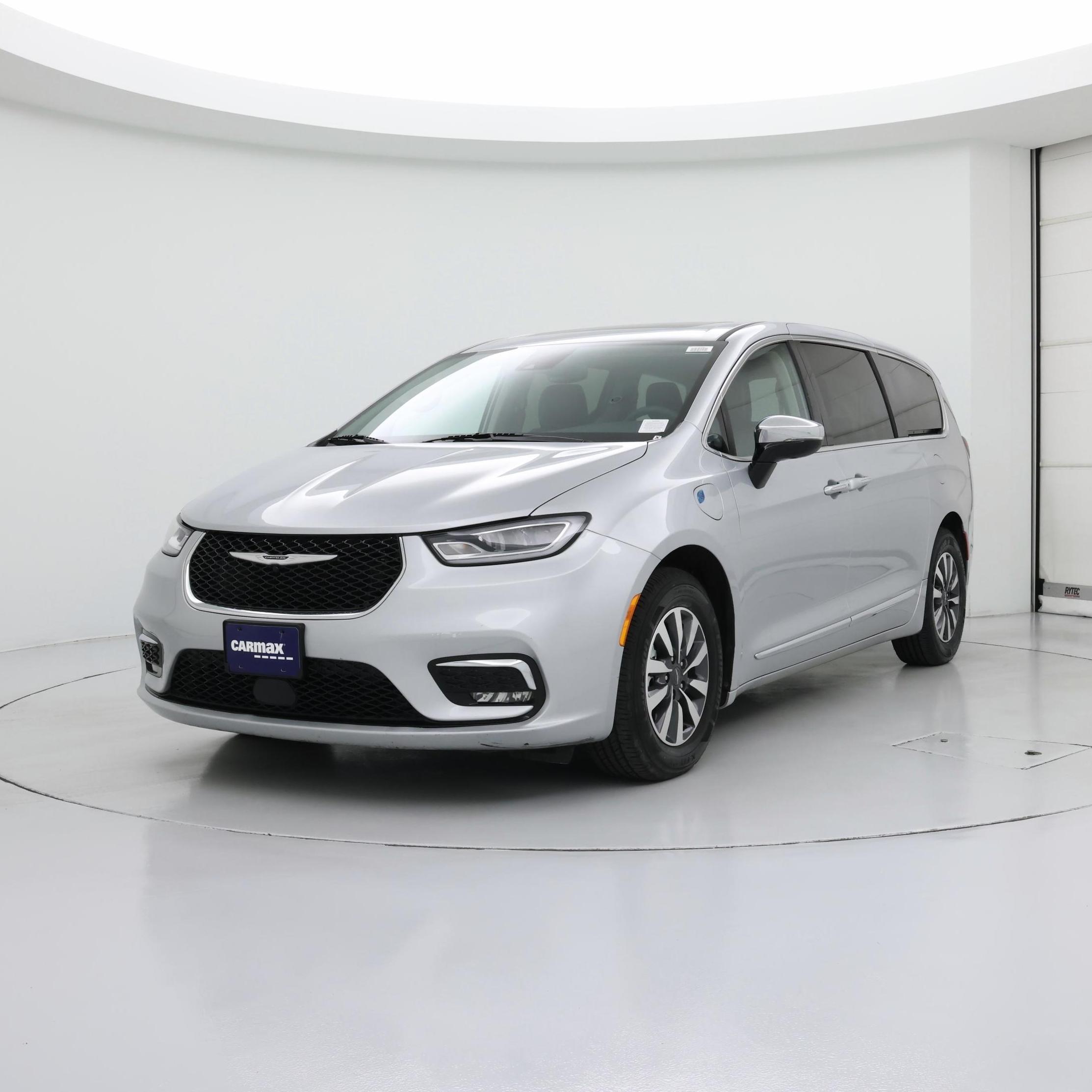 Thumbnail: 2023 Chrysler Pacifica - 4
