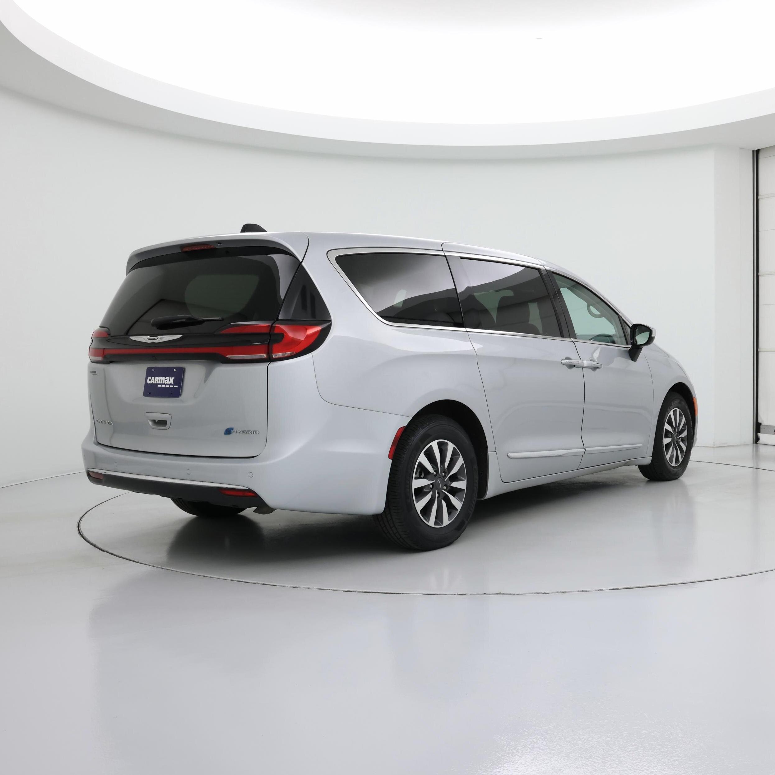 Thumbnail: 2023 Chrysler Pacifica - 8