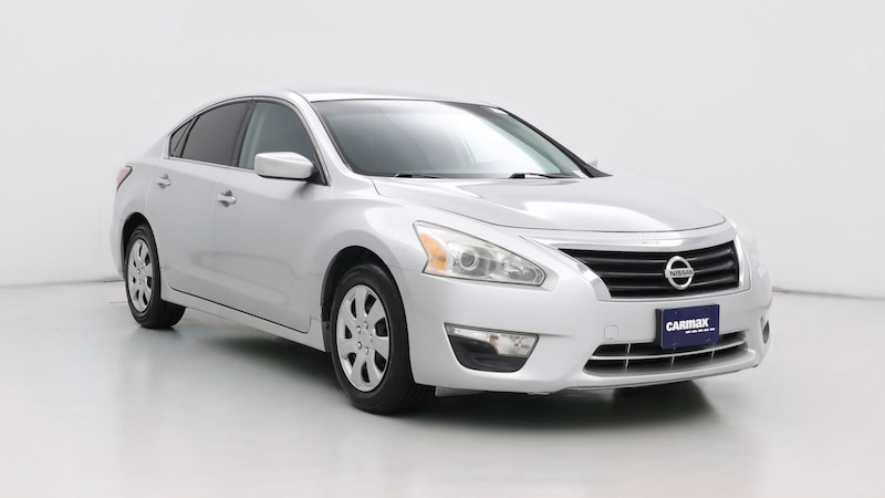 2015 Nissan Altima S Hero Image