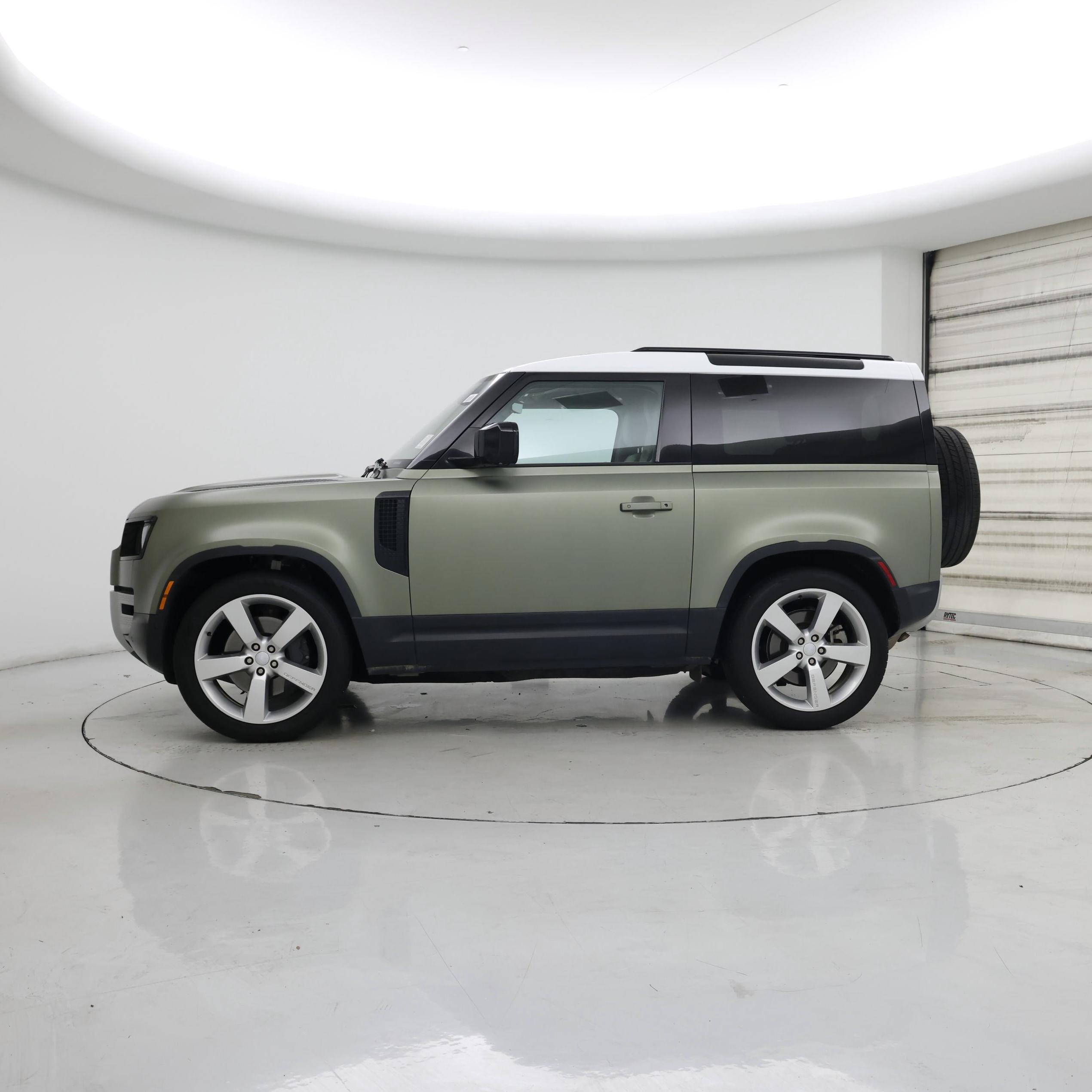Thumbnail: 2021 Land Rover Defender - 3
