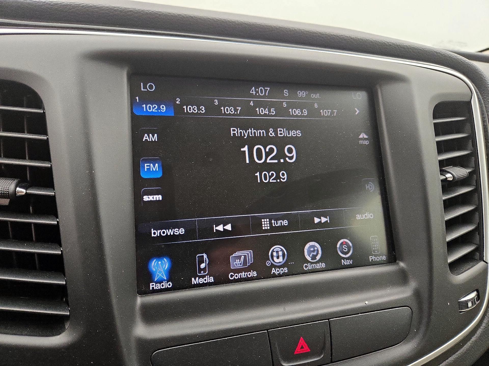 Thumbnail: 2015 Chrysler 200 - 16