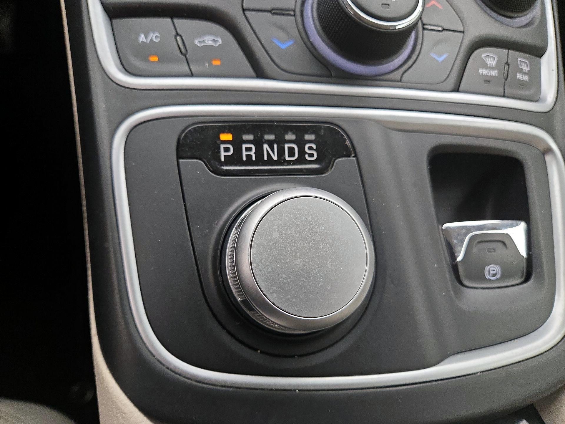Thumbnail: 2015 Chrysler 200 - 18