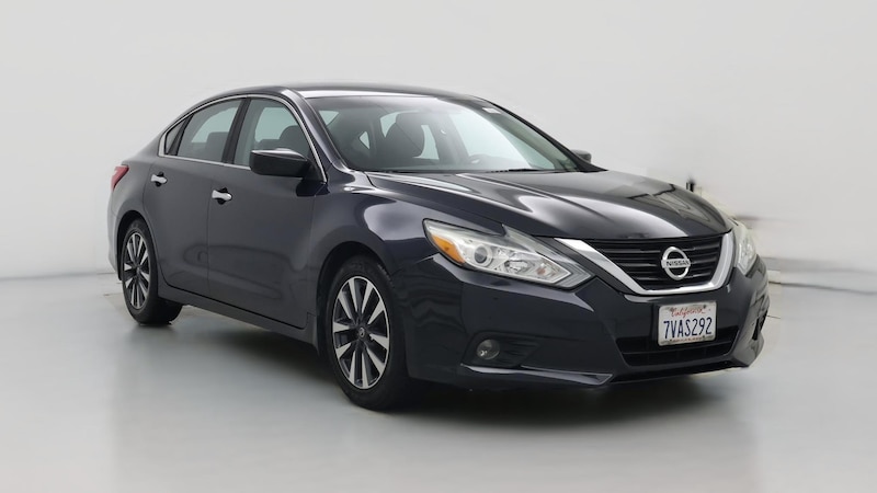 2016 Nissan Altima SV Hero Image