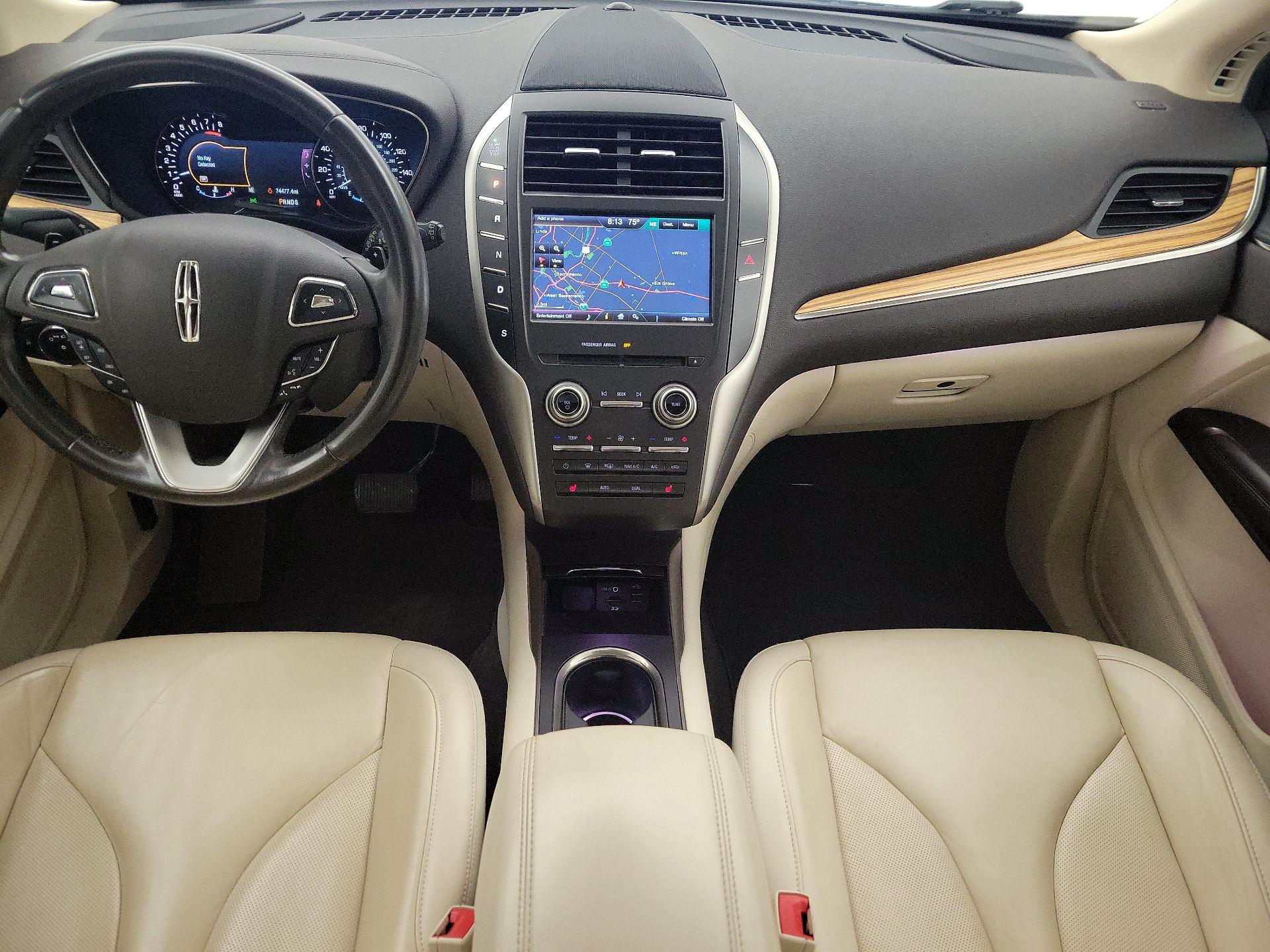 Thumbnail: 2015 Lincoln MKC - 9