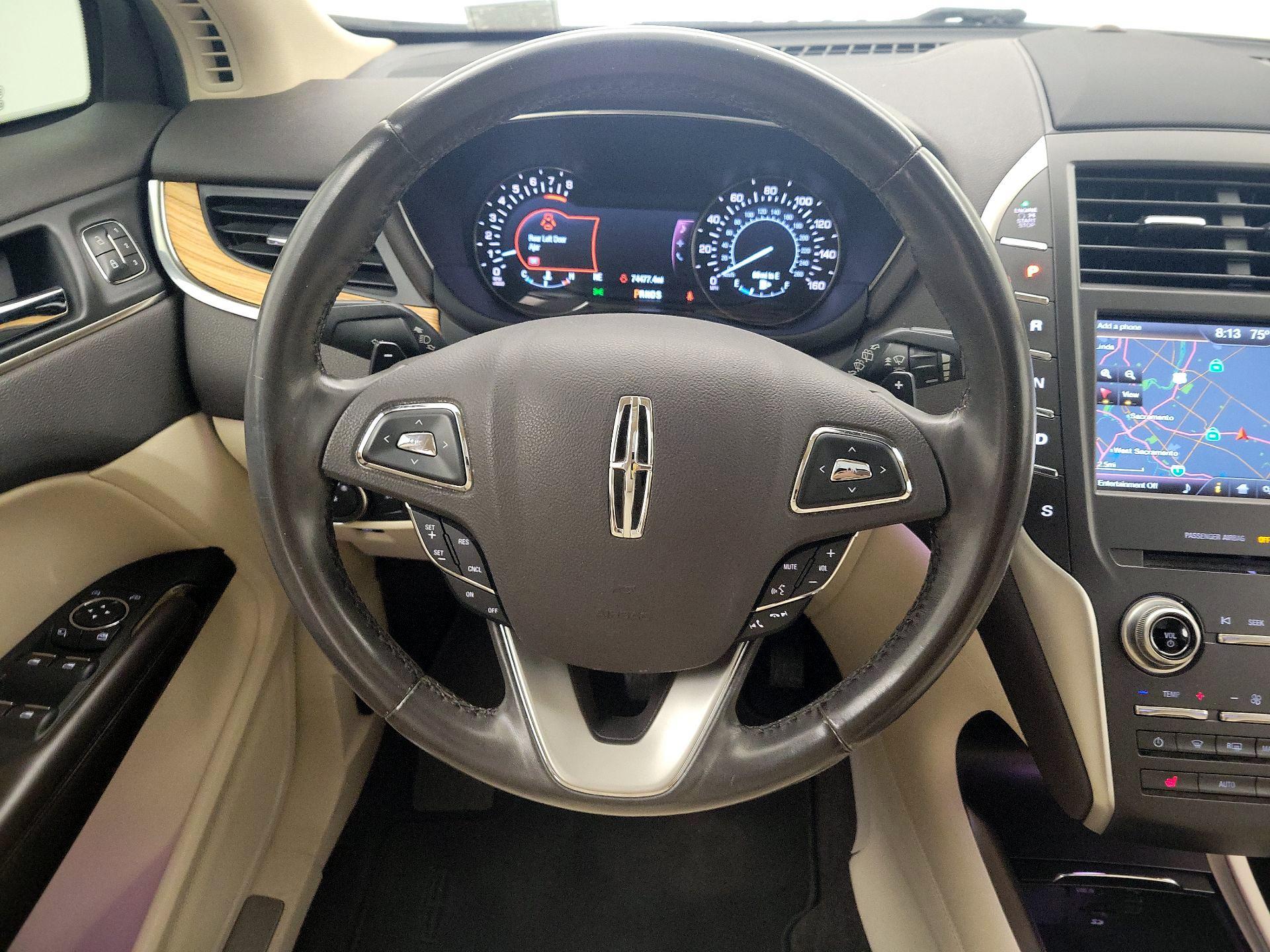 Thumbnail: 2015 Lincoln MKC - 10