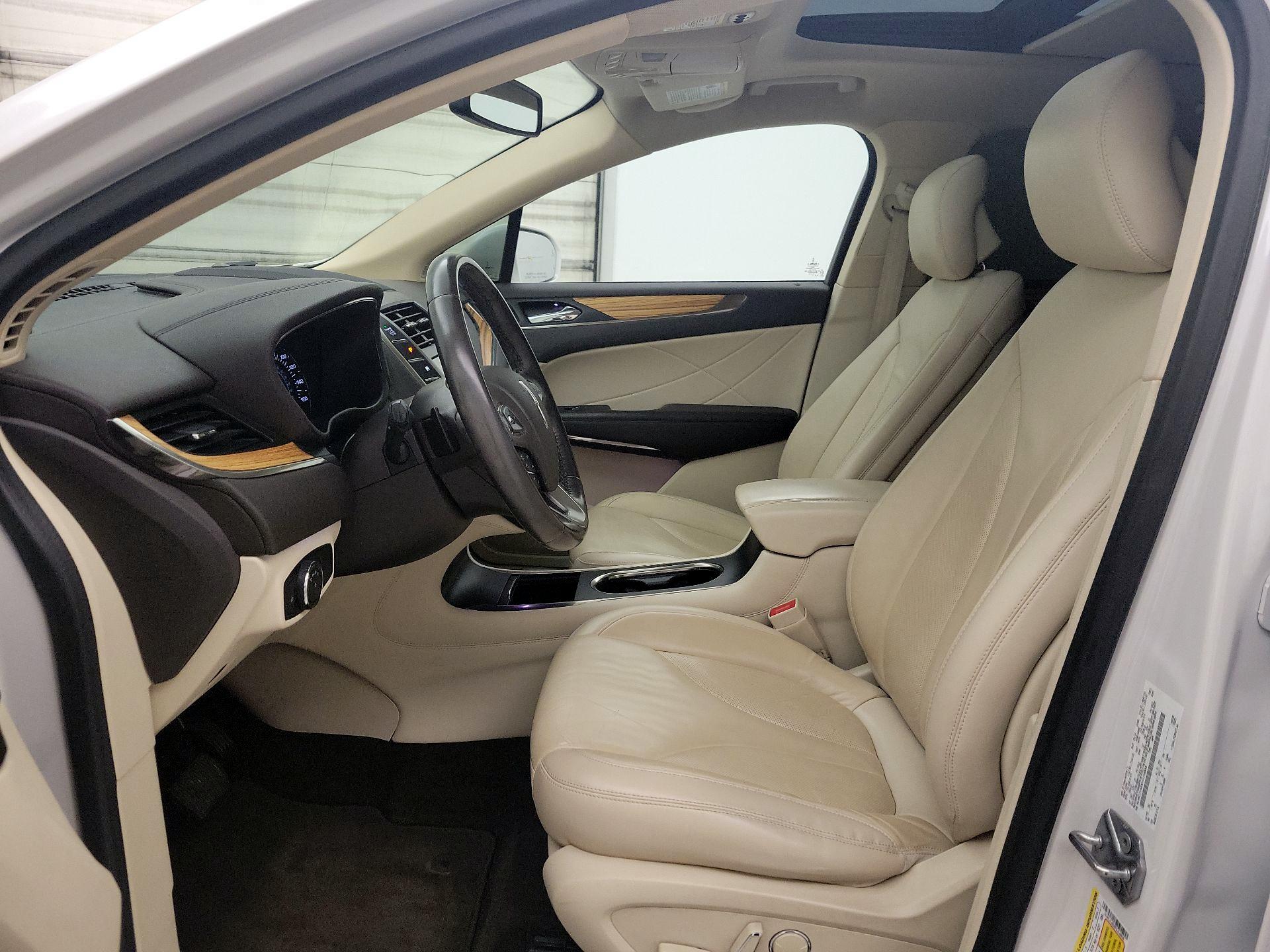 Thumbnail: 2015 Lincoln MKC - 11