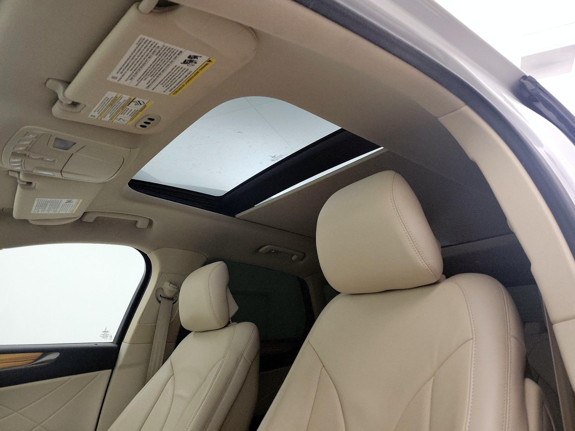 Thumbnail: 2015 Lincoln MKC - 20