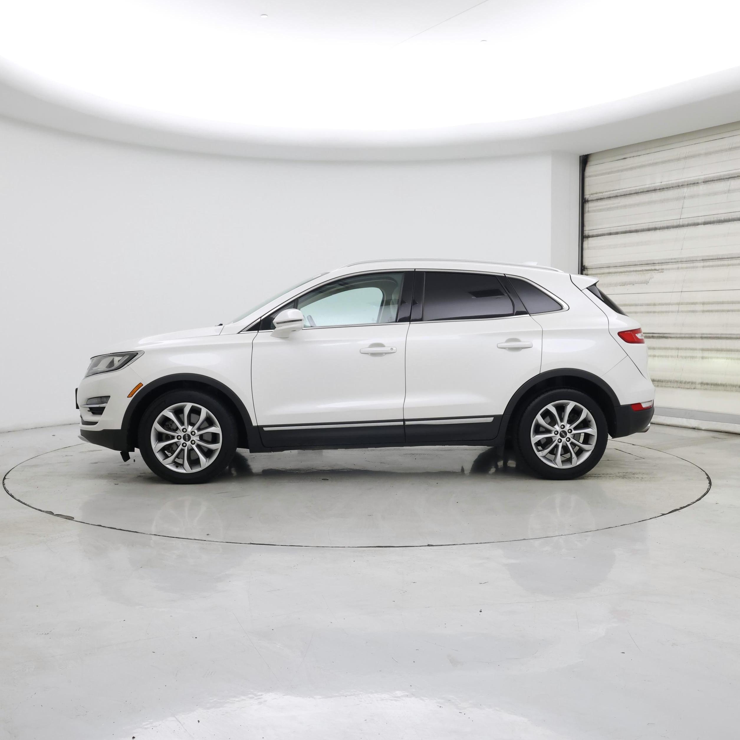 Thumbnail: 2015 Lincoln MKC - 3