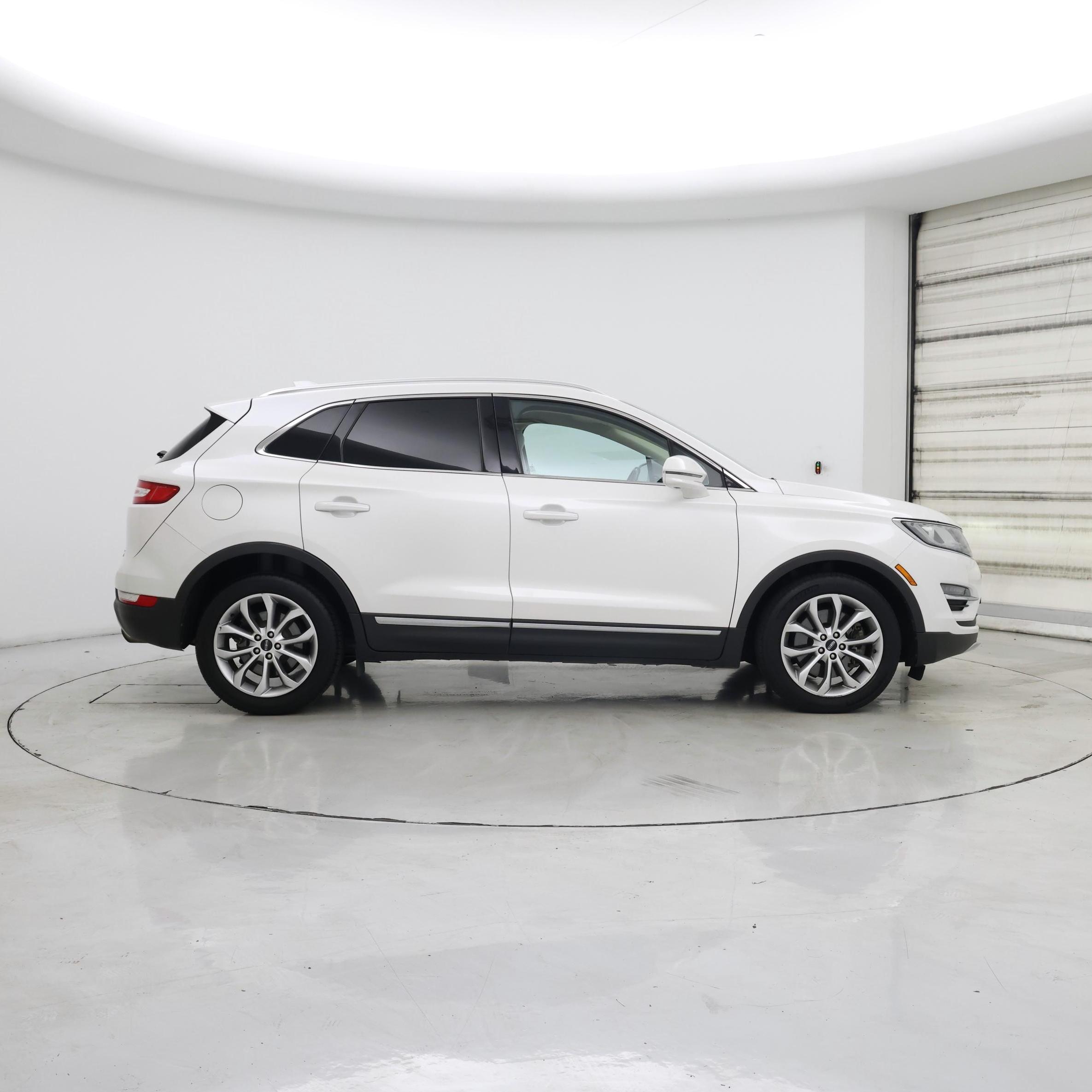 Thumbnail: 2015 Lincoln MKC - 7