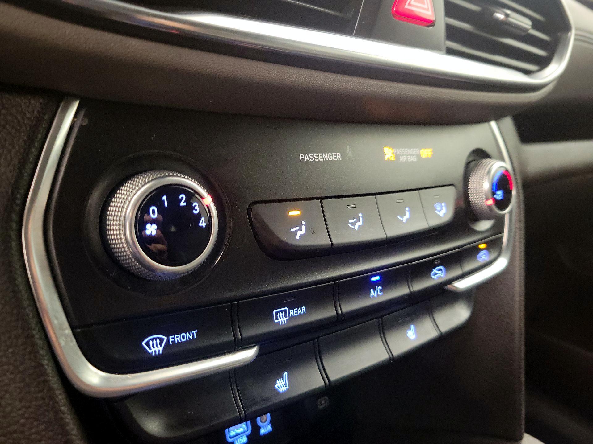 Thumbnail: 2019 Hyundai Santa Fe - 16