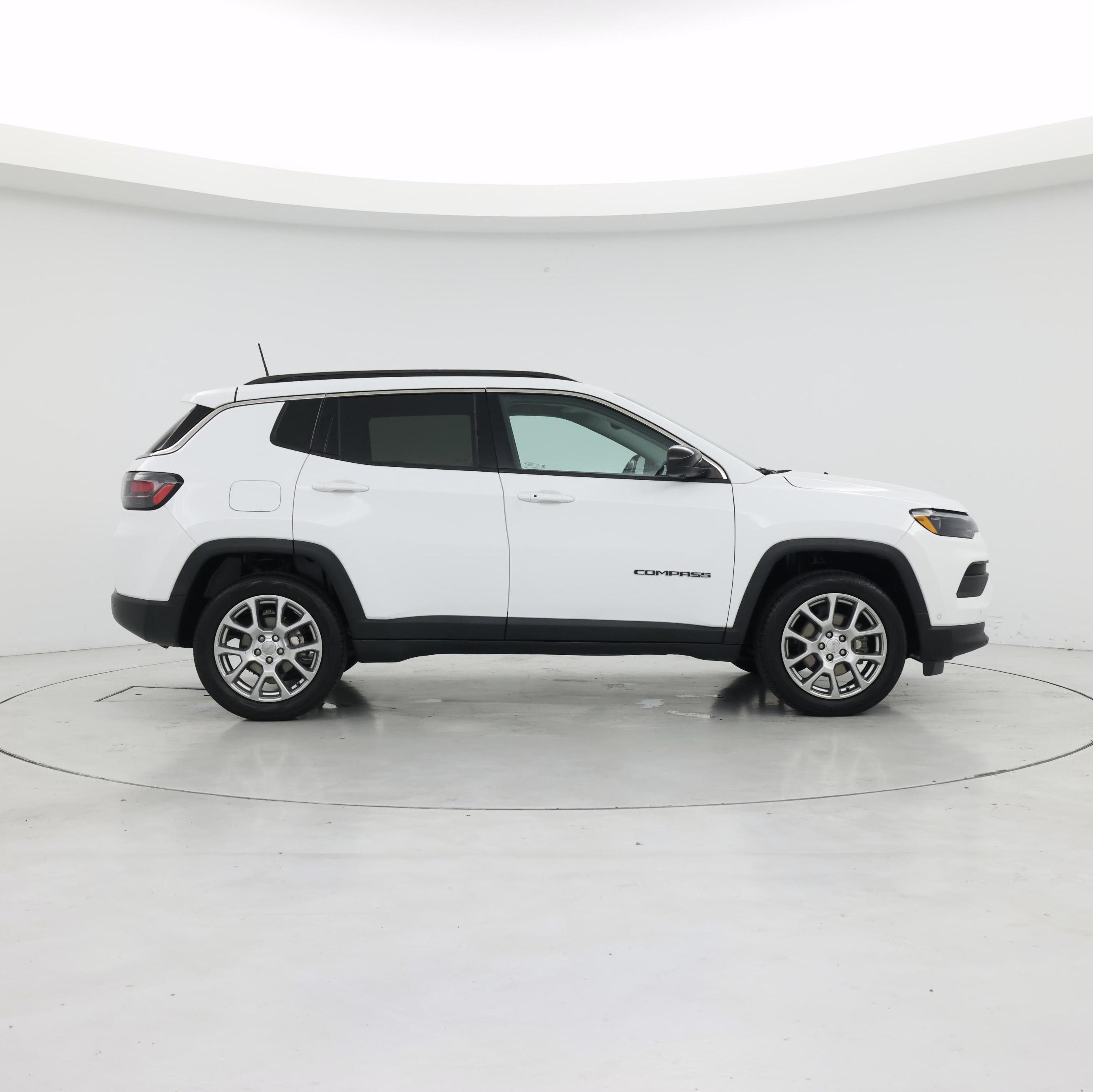 Thumbnail: 2022 Jeep Compass - 7