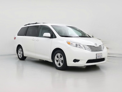 2017 Toyota Sienna LE -
                Sacramento, CA