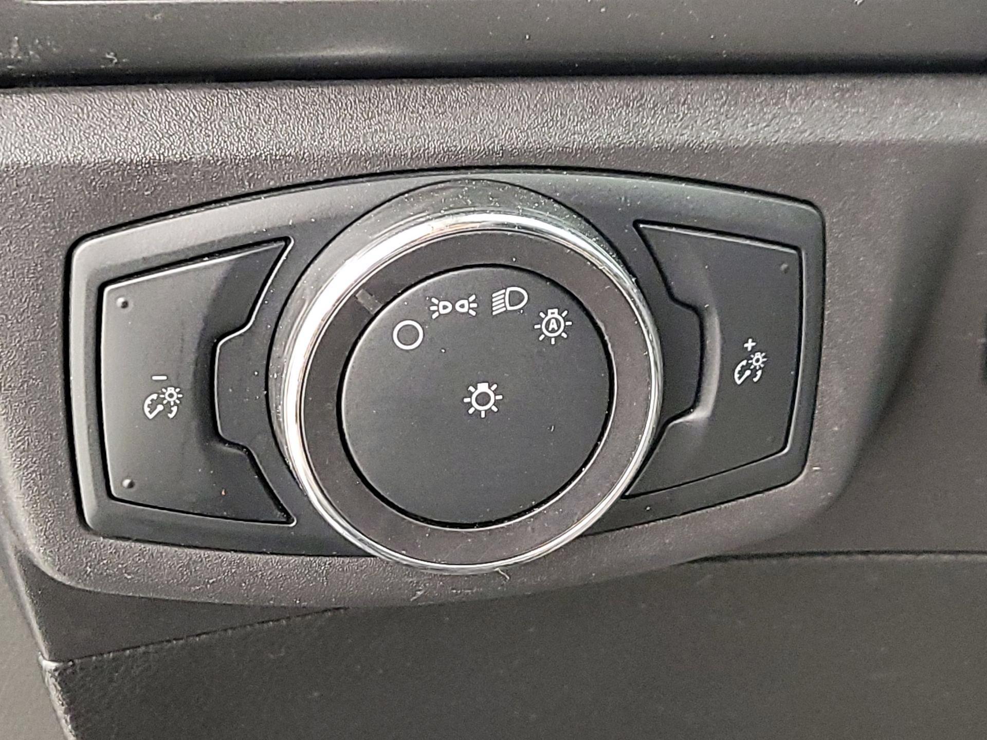 Thumbnail: 2015 Ford Fusion - 13