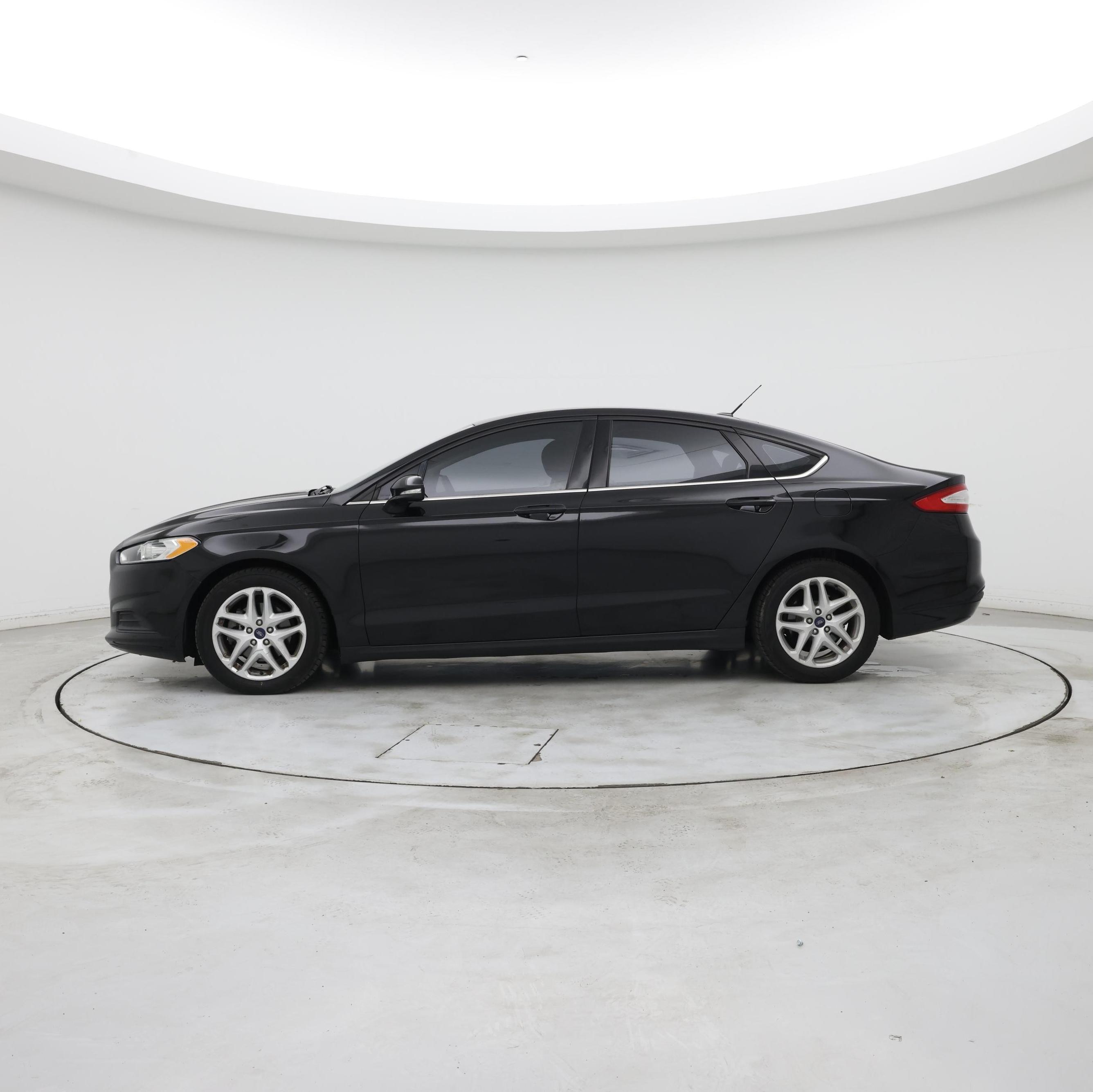 Thumbnail: 2015 Ford Fusion - 3