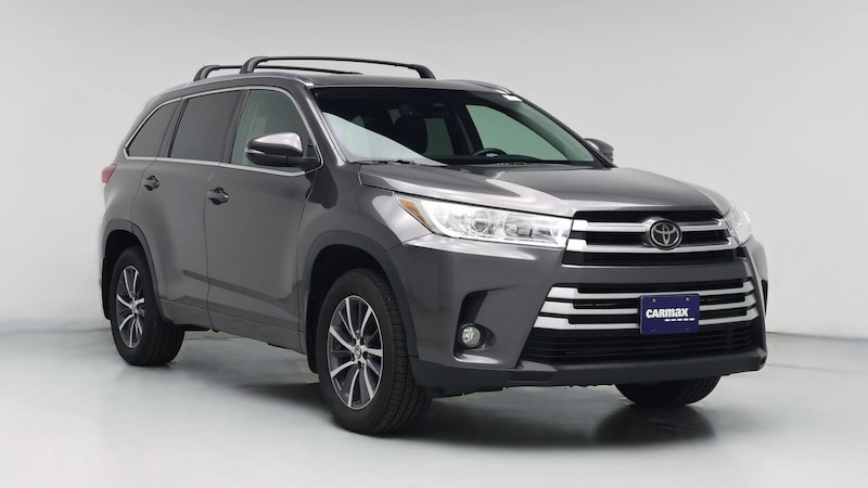 2017 Toyota Highlander XLE Hero Image