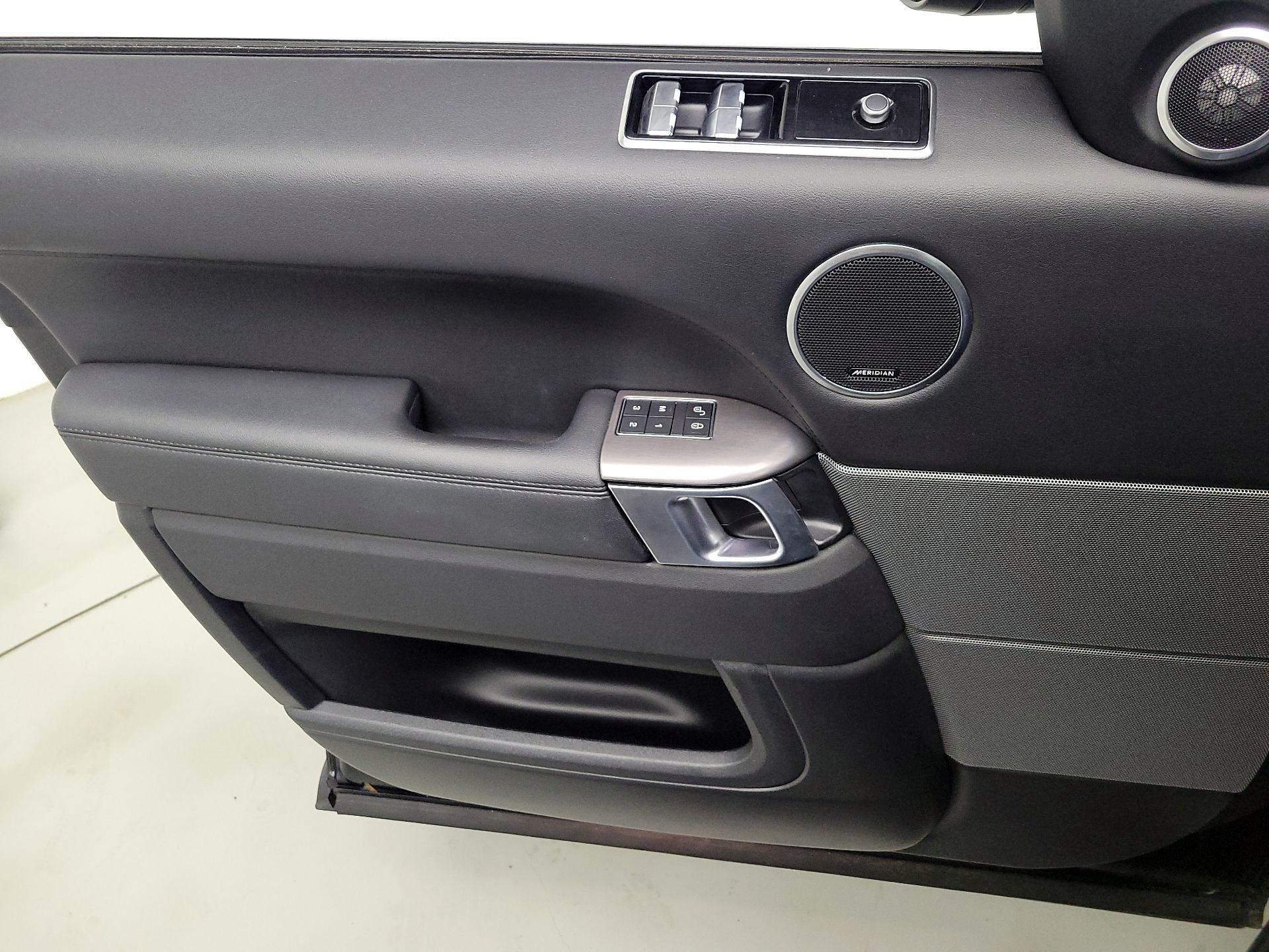 Thumbnail: 2020 Land Rover Range Rover Sport - 12