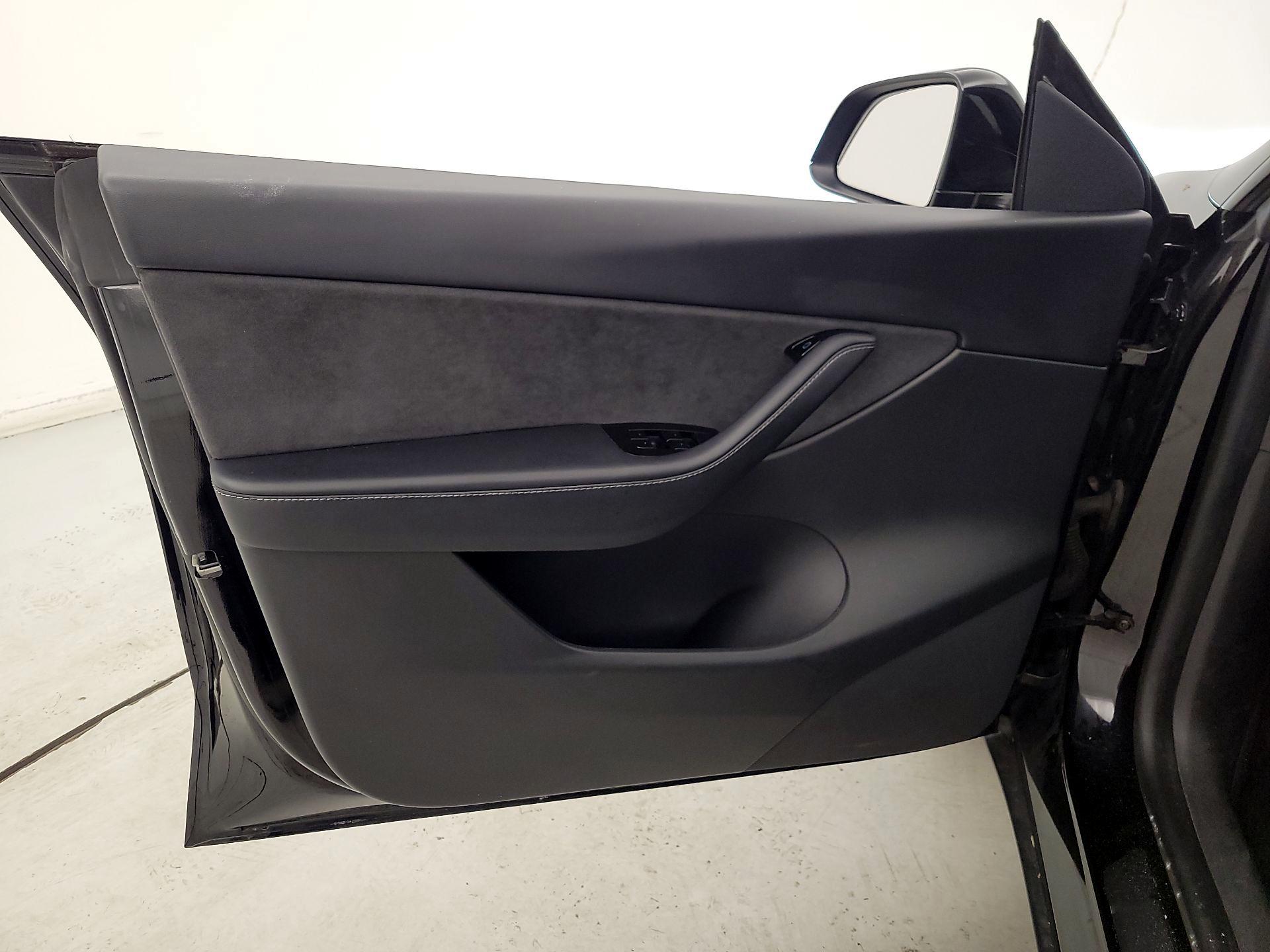 Thumbnail: 2021 Tesla Model Y - 12