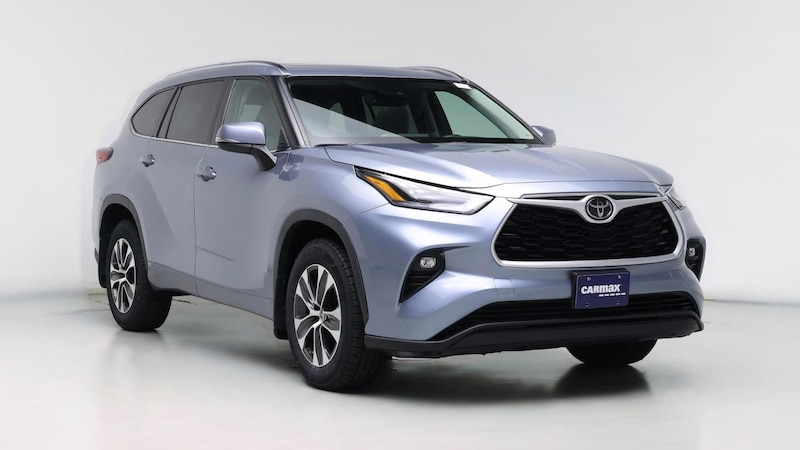2021 Toyota Highlander XLE Hero Image