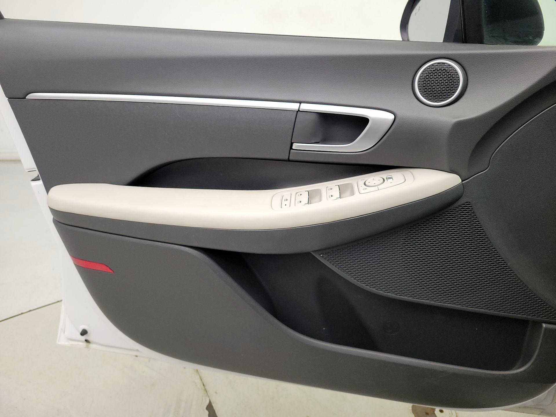 Thumbnail: 2023 Hyundai Sonata - 12