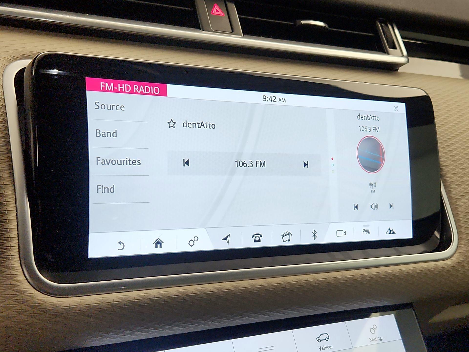 Thumbnail: 2018 Land Rover Range Rover Velar - 16