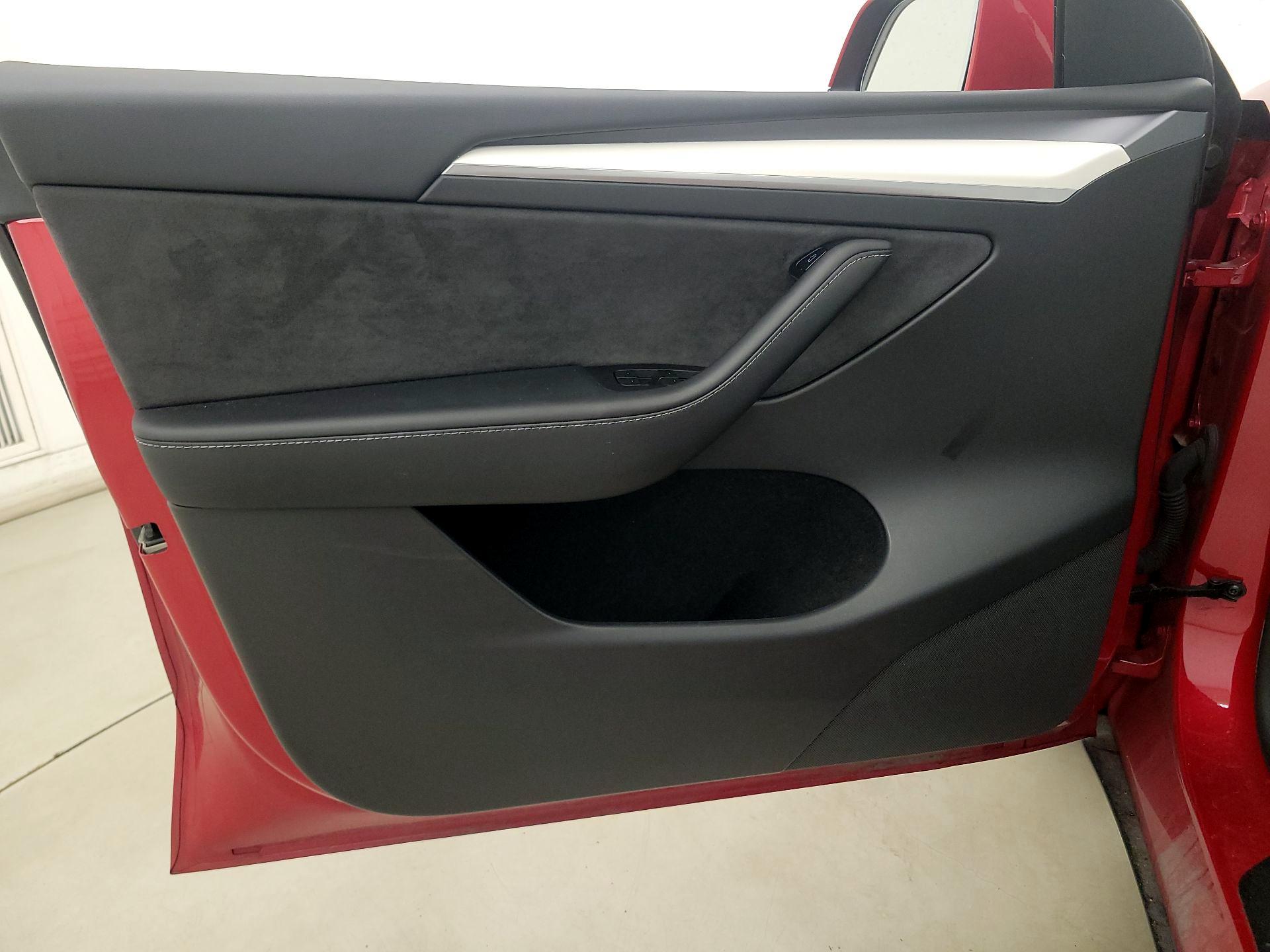 Thumbnail: 2023 Tesla Model Y - 12