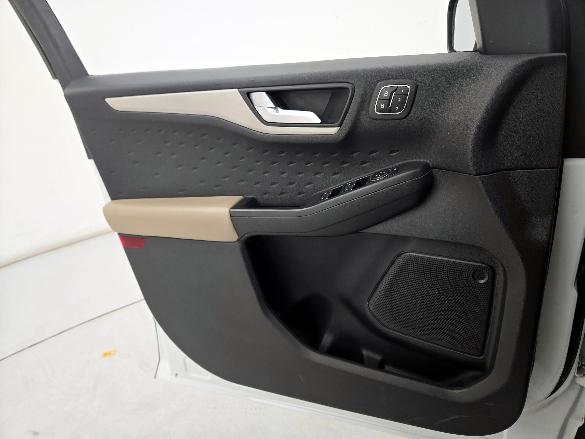 Thumbnail: 2020 Ford Escape - 12