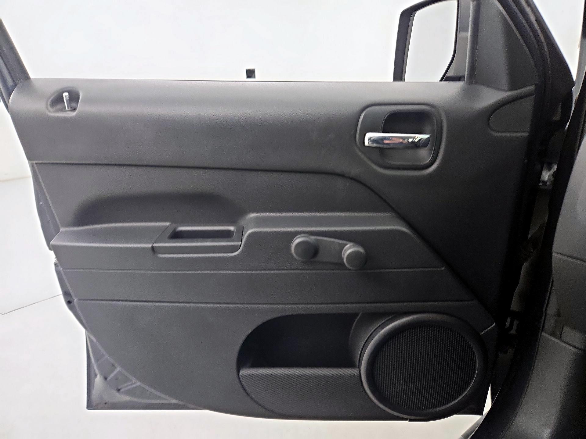 Thumbnail: 2014 Jeep Patriot - 12