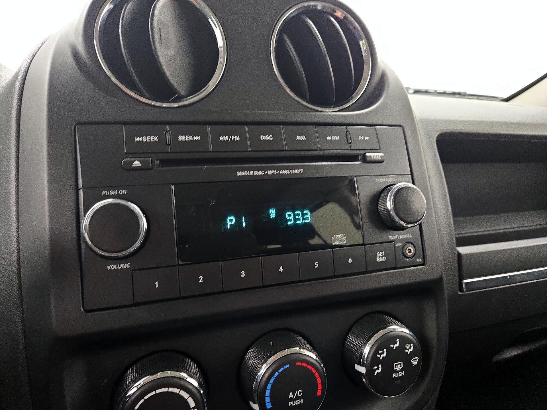 Thumbnail: 2014 Jeep Patriot - 13