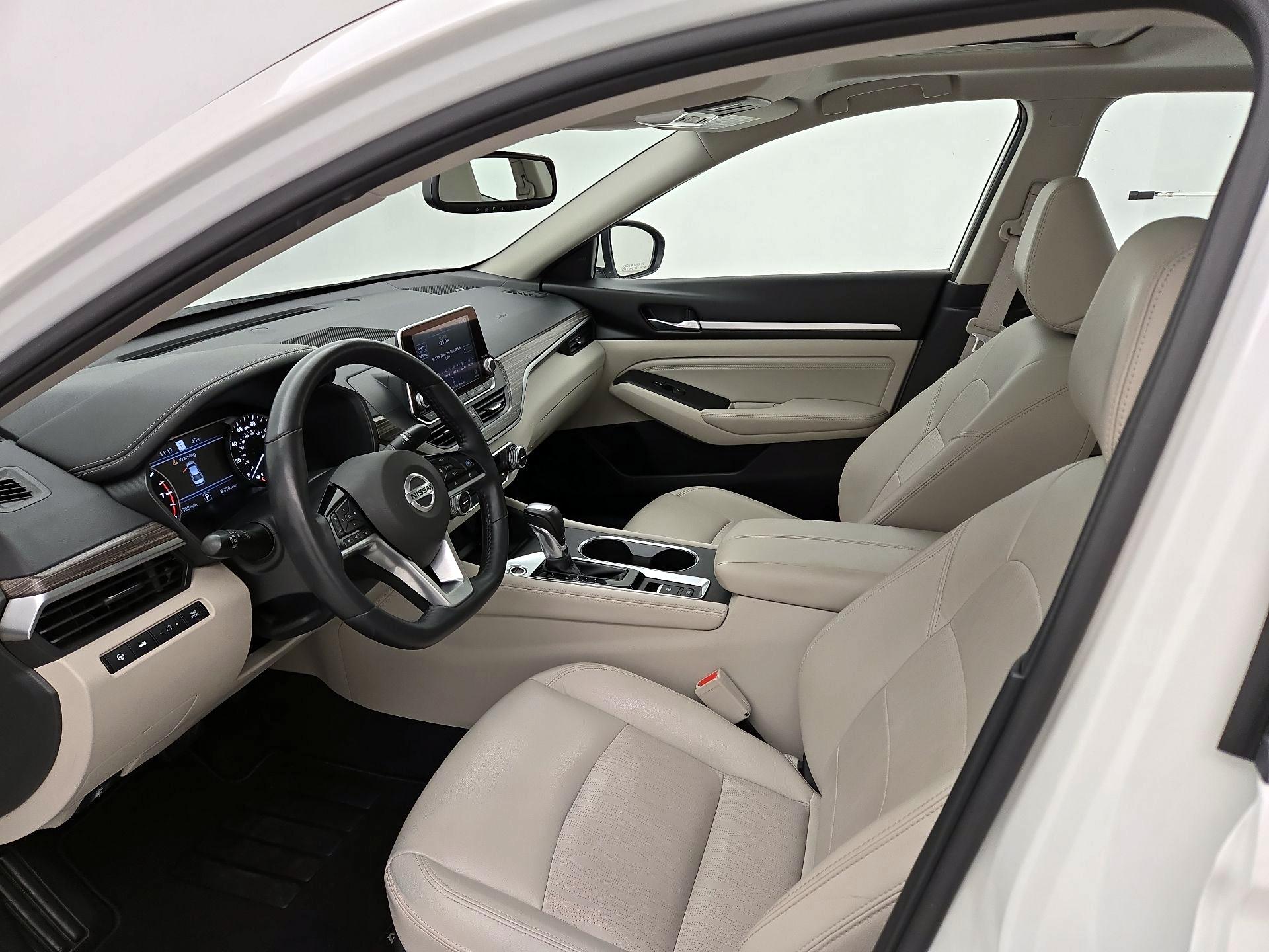 Thumbnail: 2019 Nissan Altima - 11