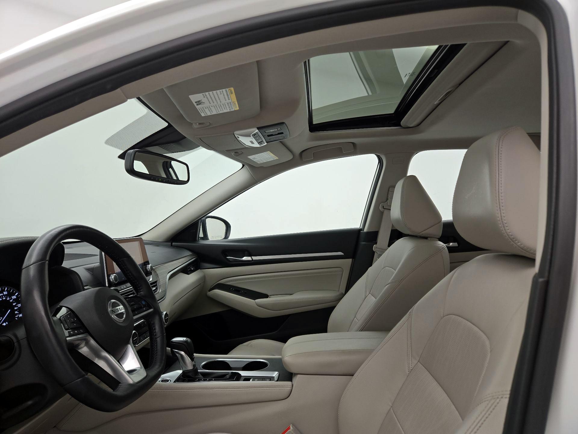 Thumbnail: 2019 Nissan Altima - 19