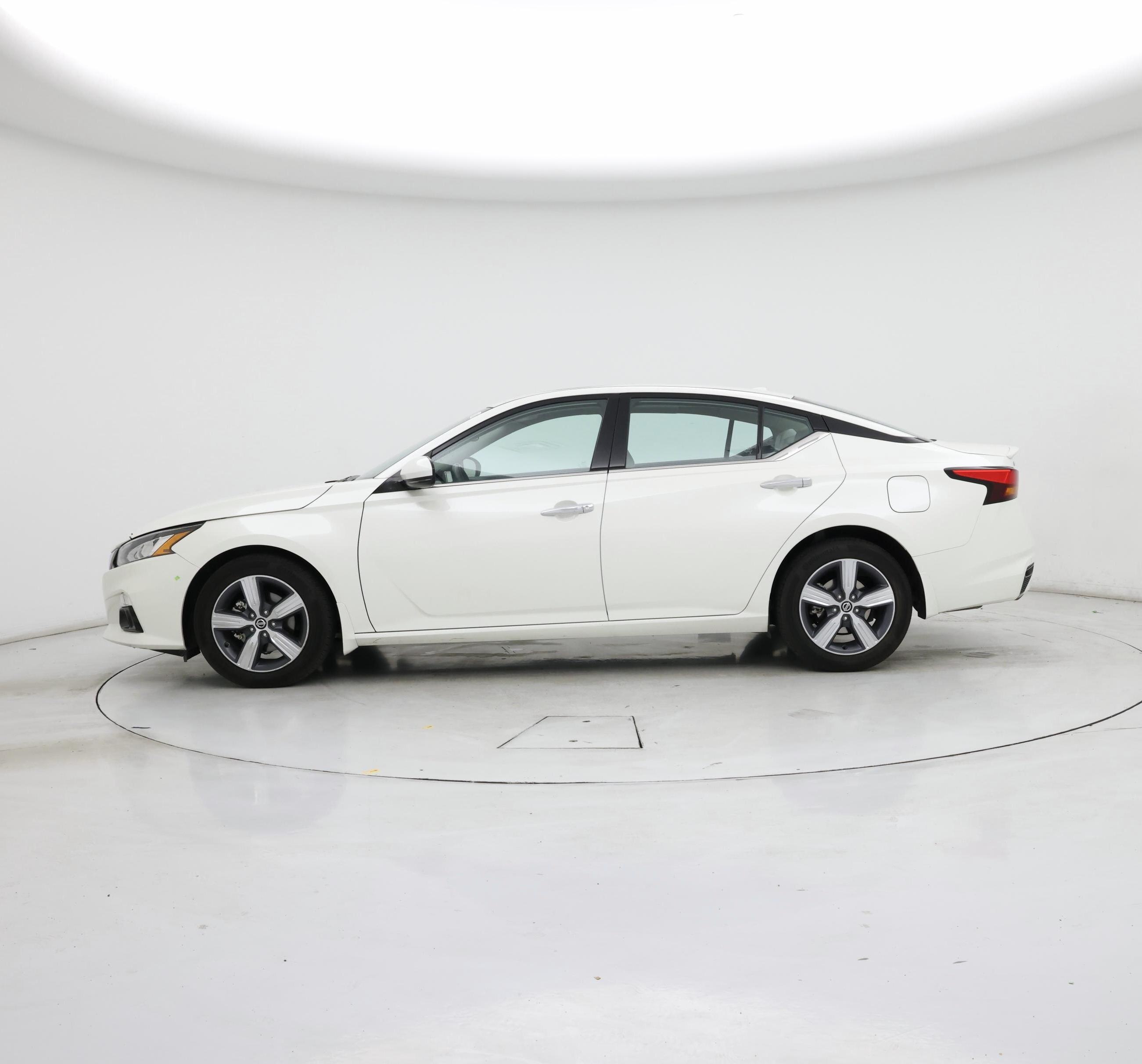 Thumbnail: 2019 Nissan Altima - 3