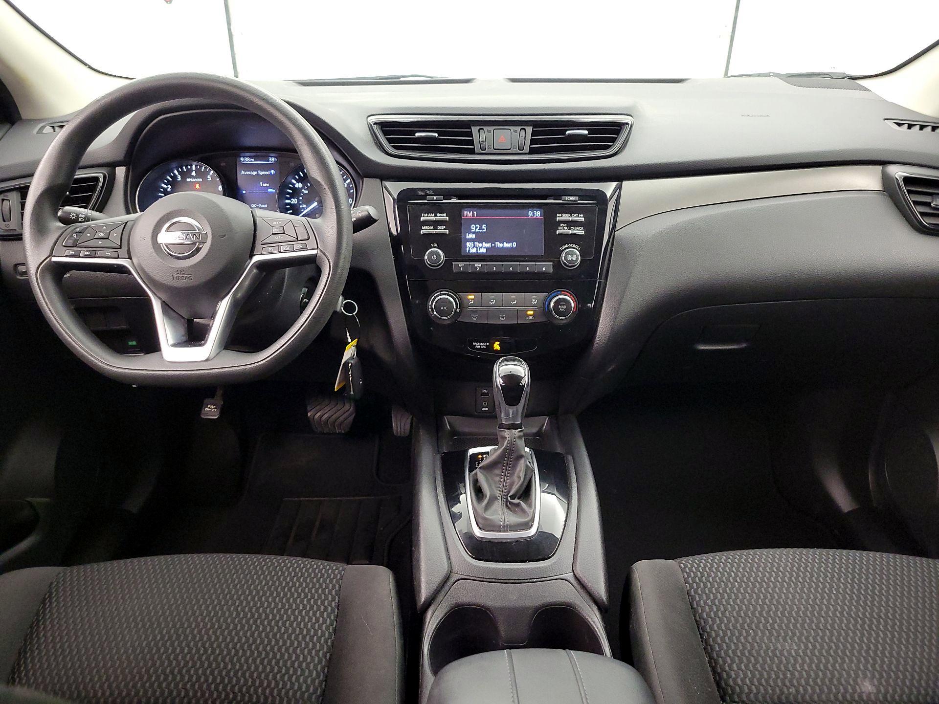 Thumbnail: 2018 Nissan Rogue Sport - 9