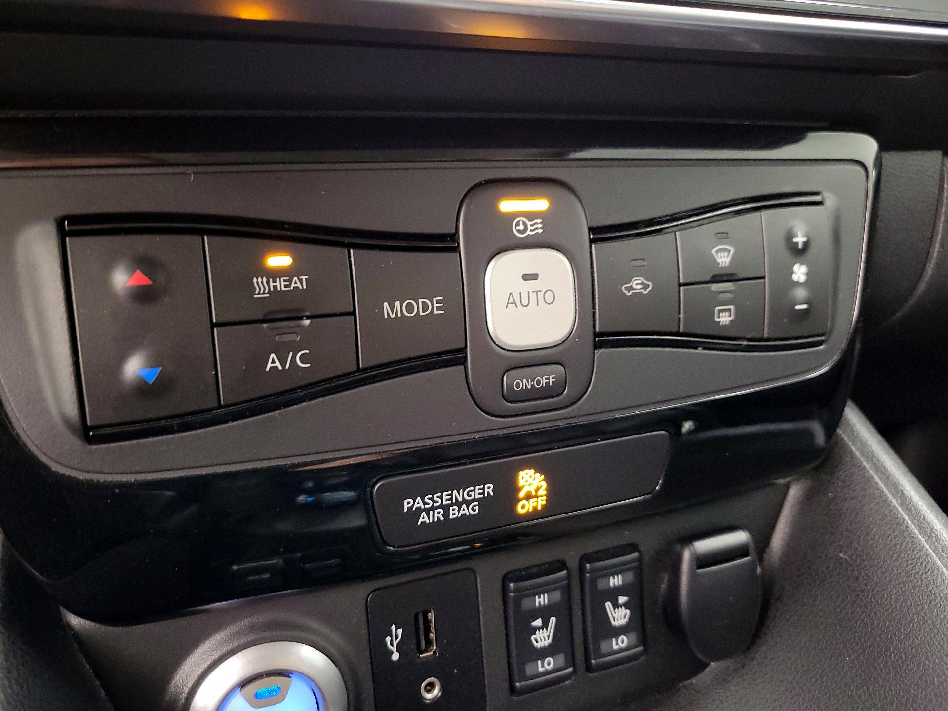 Thumbnail: 2019 Nissan Leaf - 17