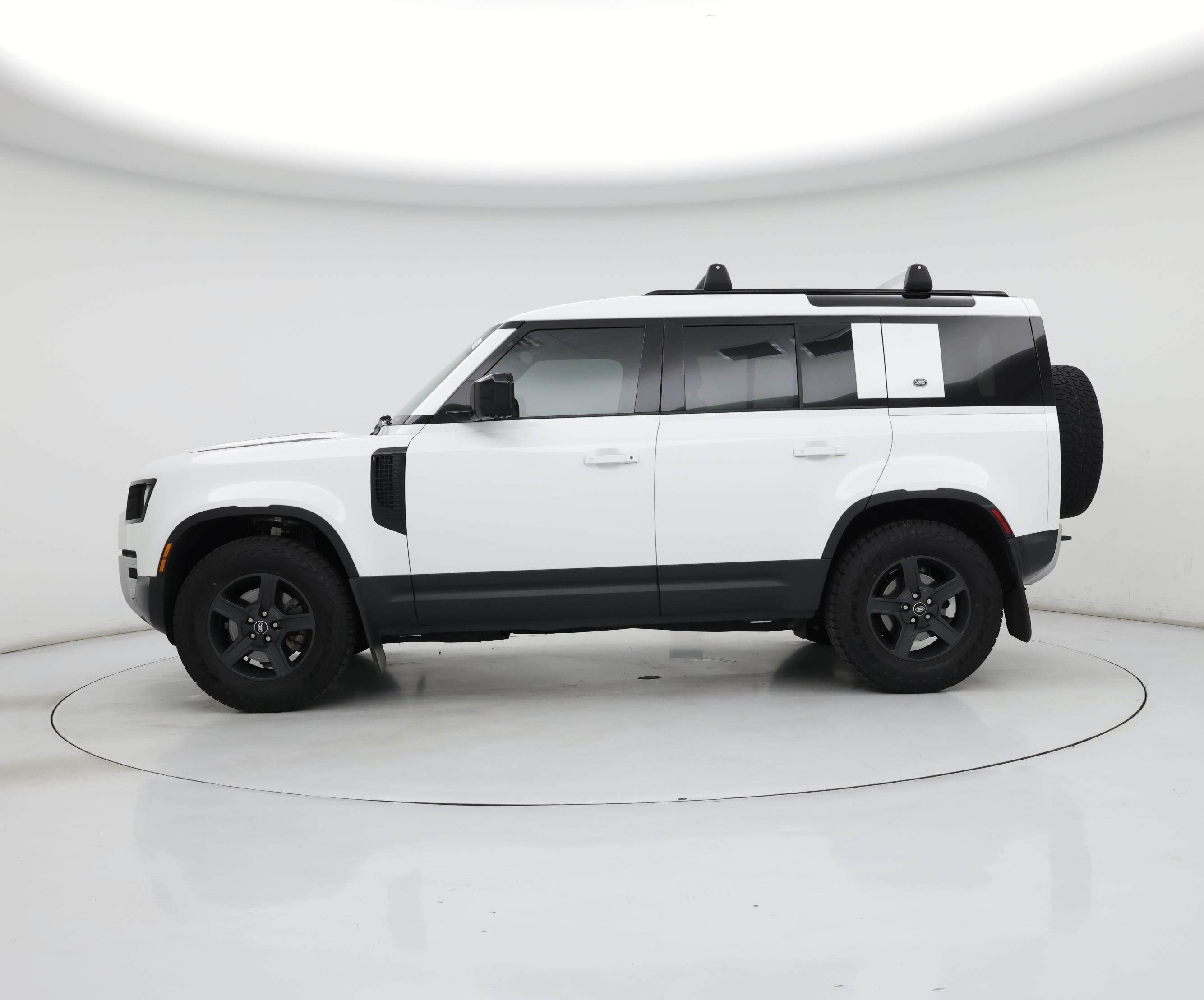 Thumbnail: 2021 Land Rover Defender - 3