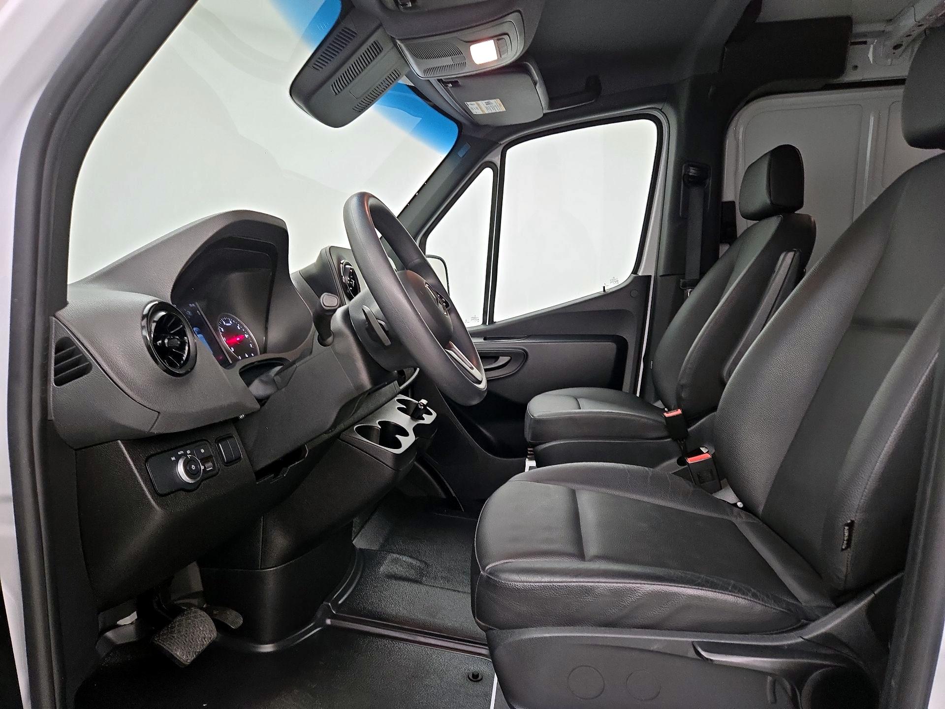 Thumbnail: 2023 Mercedes-Benz Sprinter - 11