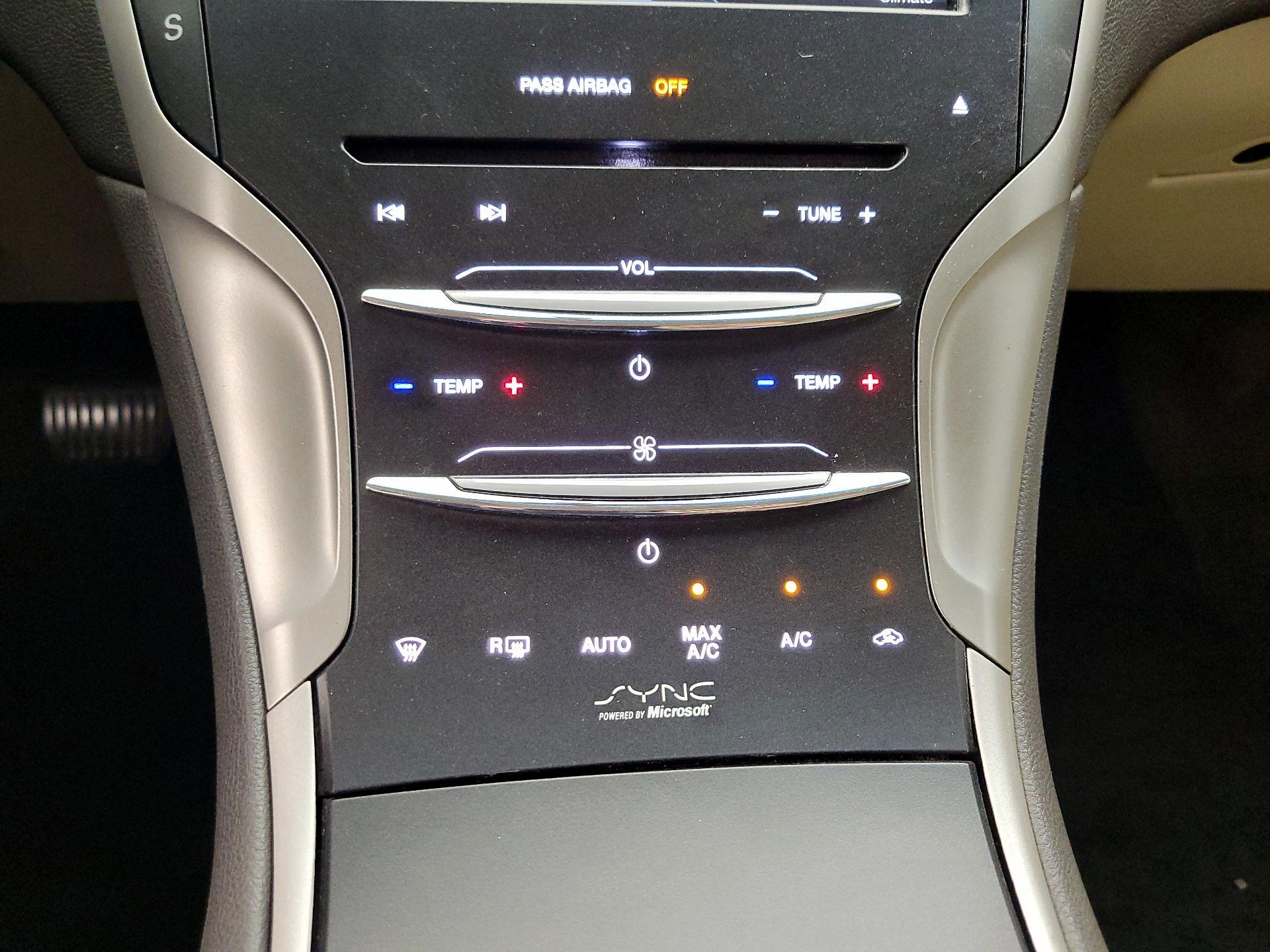 Thumbnail: 2014 Lincoln MKZ - 16