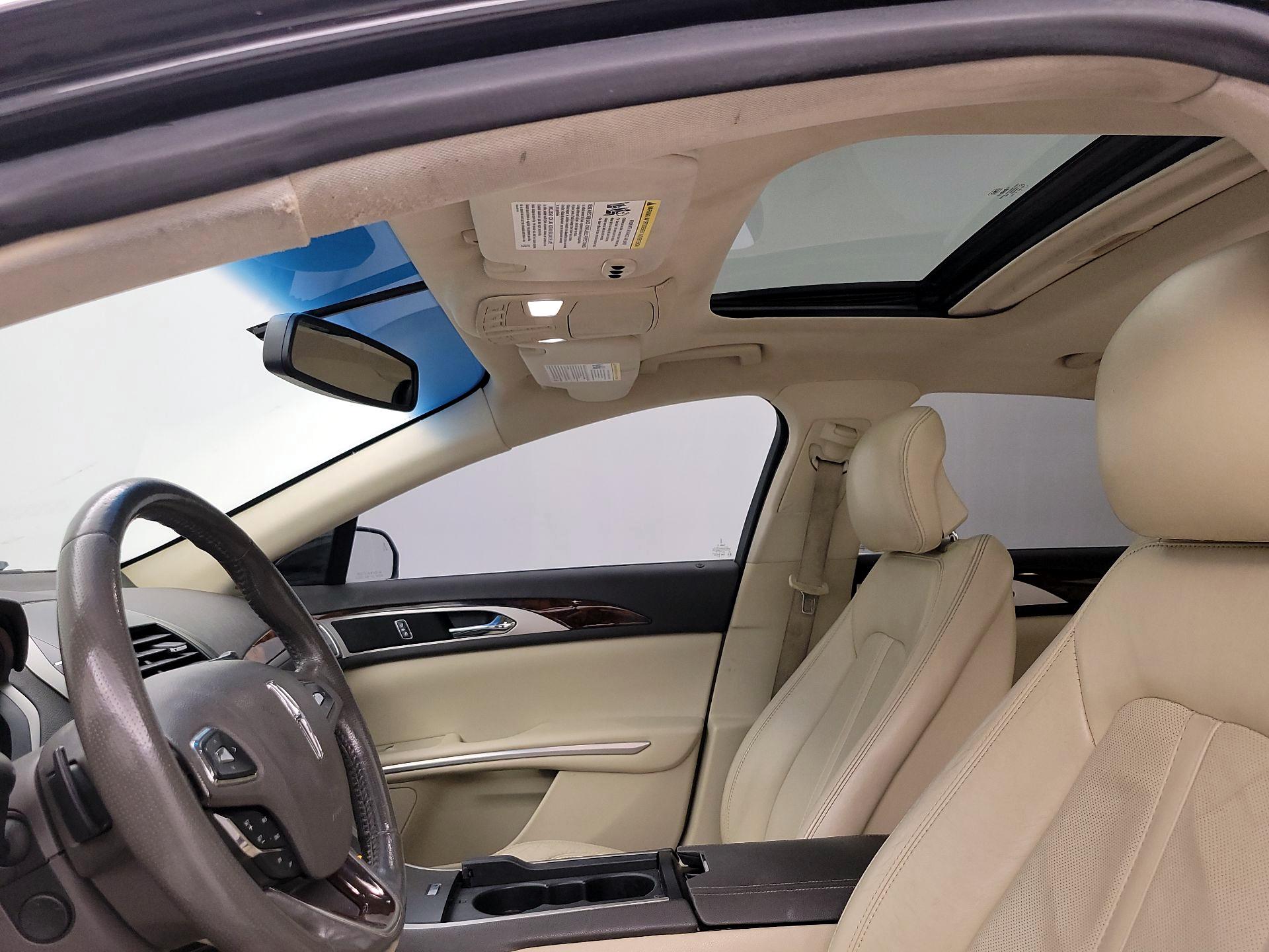 Thumbnail: 2014 Lincoln MKZ - 19