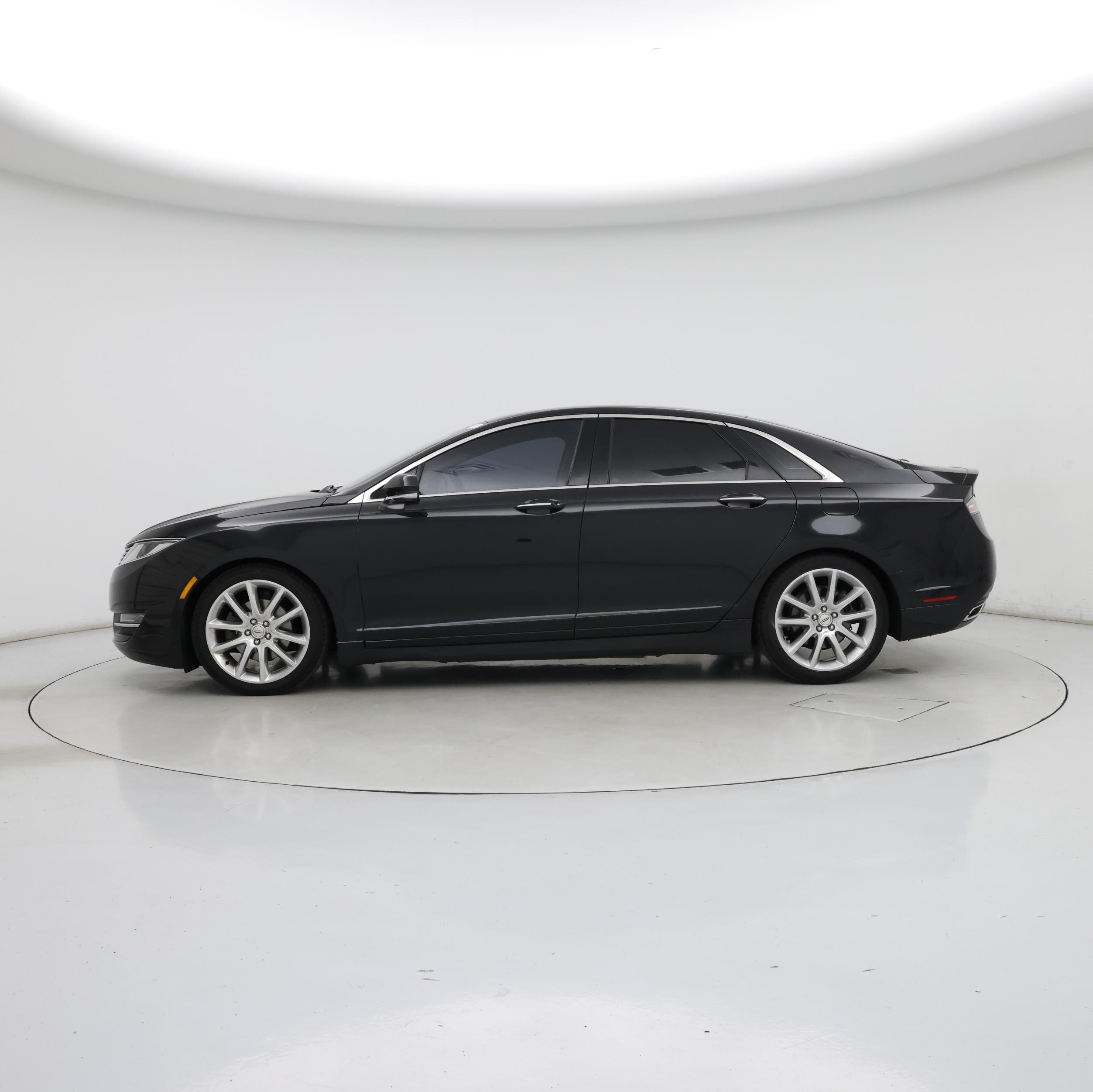 Thumbnail: 2014 Lincoln MKZ - 3