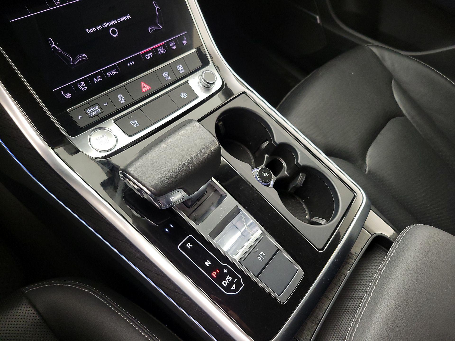 Thumbnail: 2019 Audi Q8 - 18