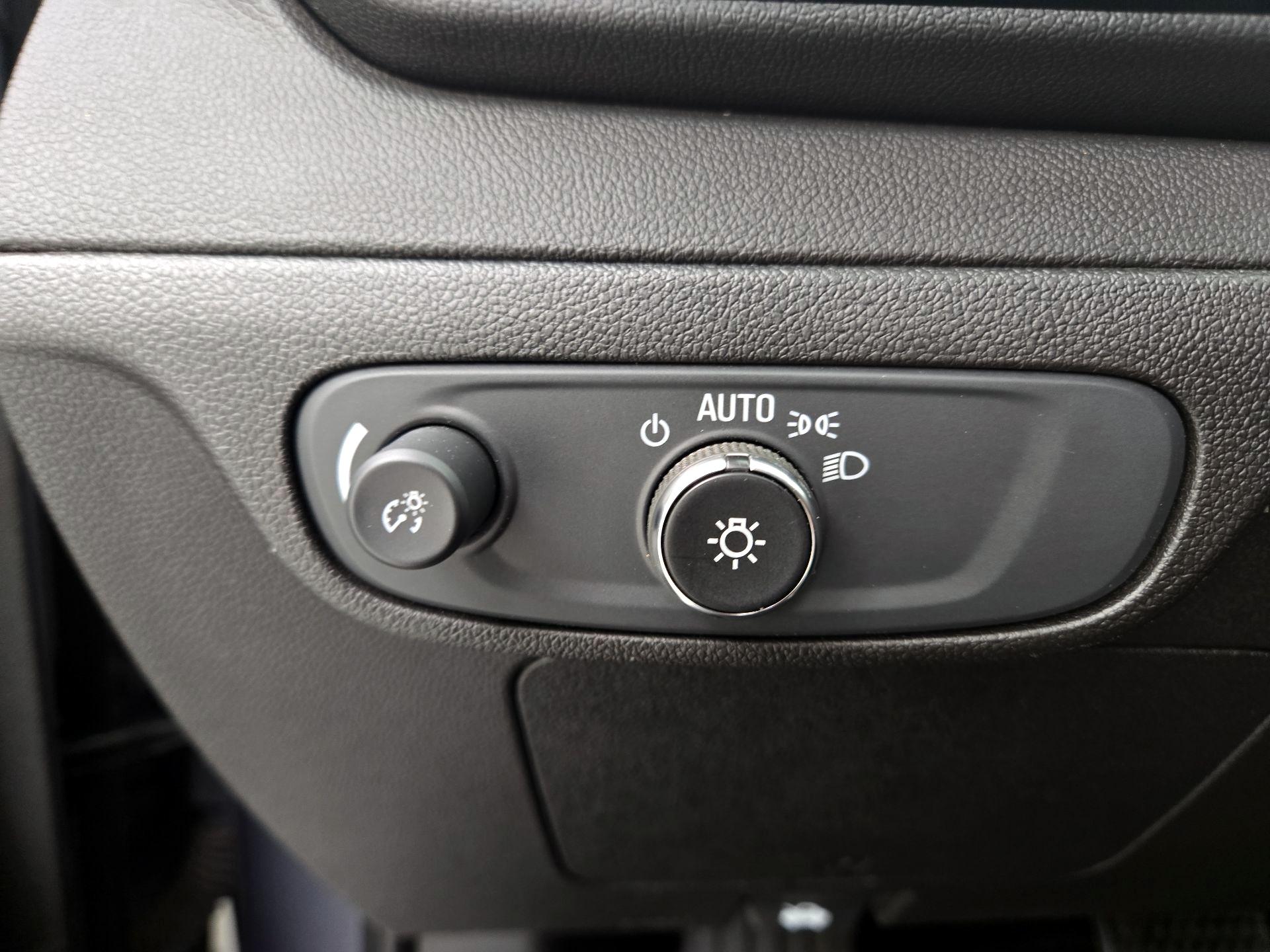 Thumbnail: 2022 Chevrolet Bolt EUV - 13