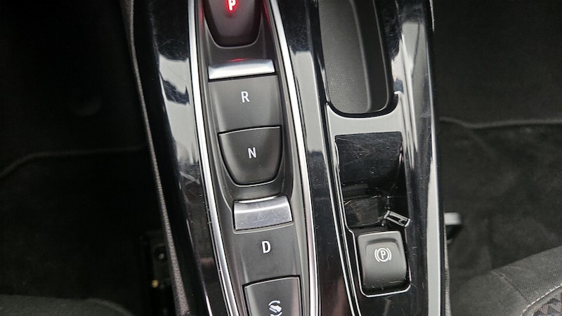 2022 Chevrolet Bolt EUV LT 17