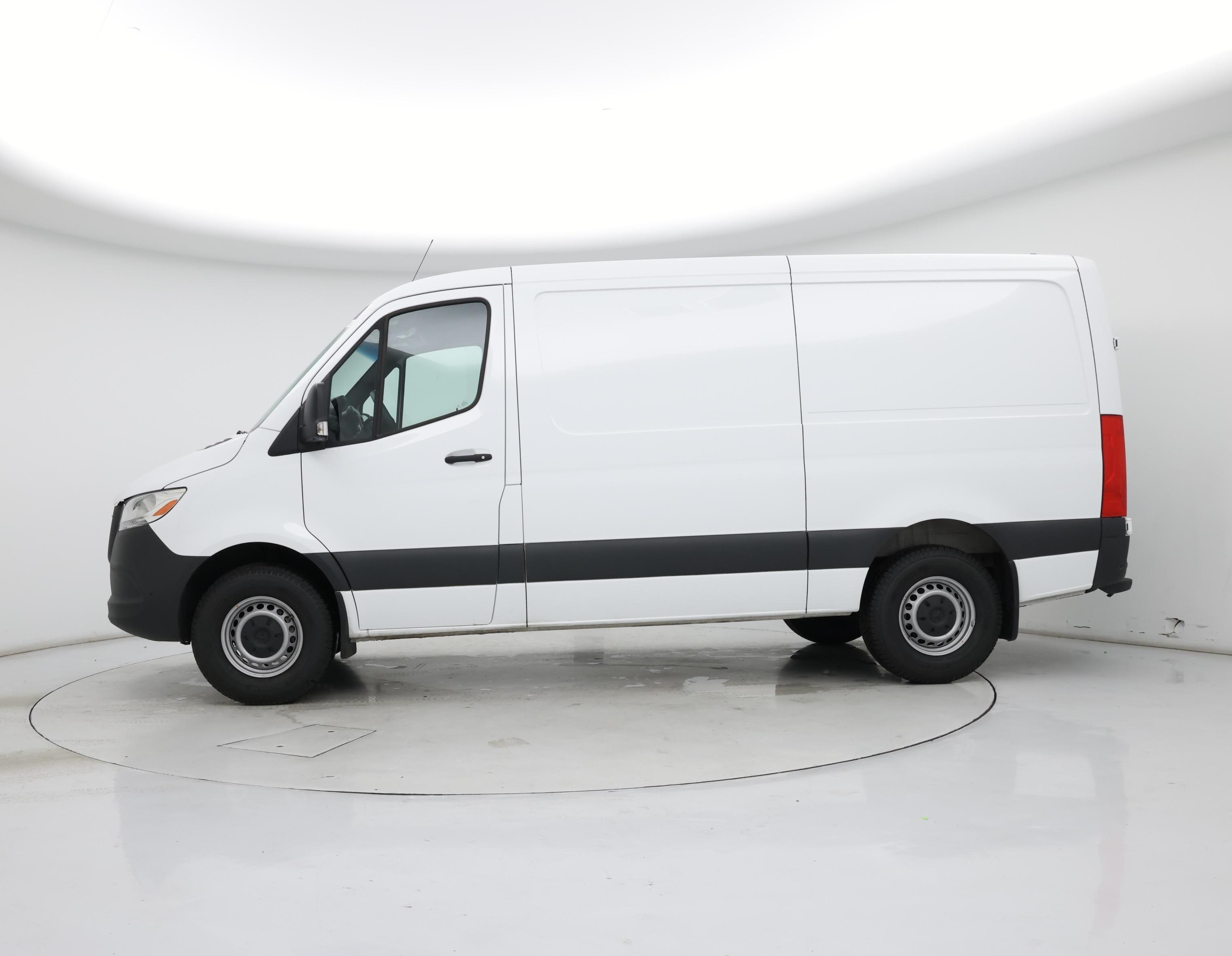 Thumbnail: 2023 Mercedes-Benz Sprinter - 3