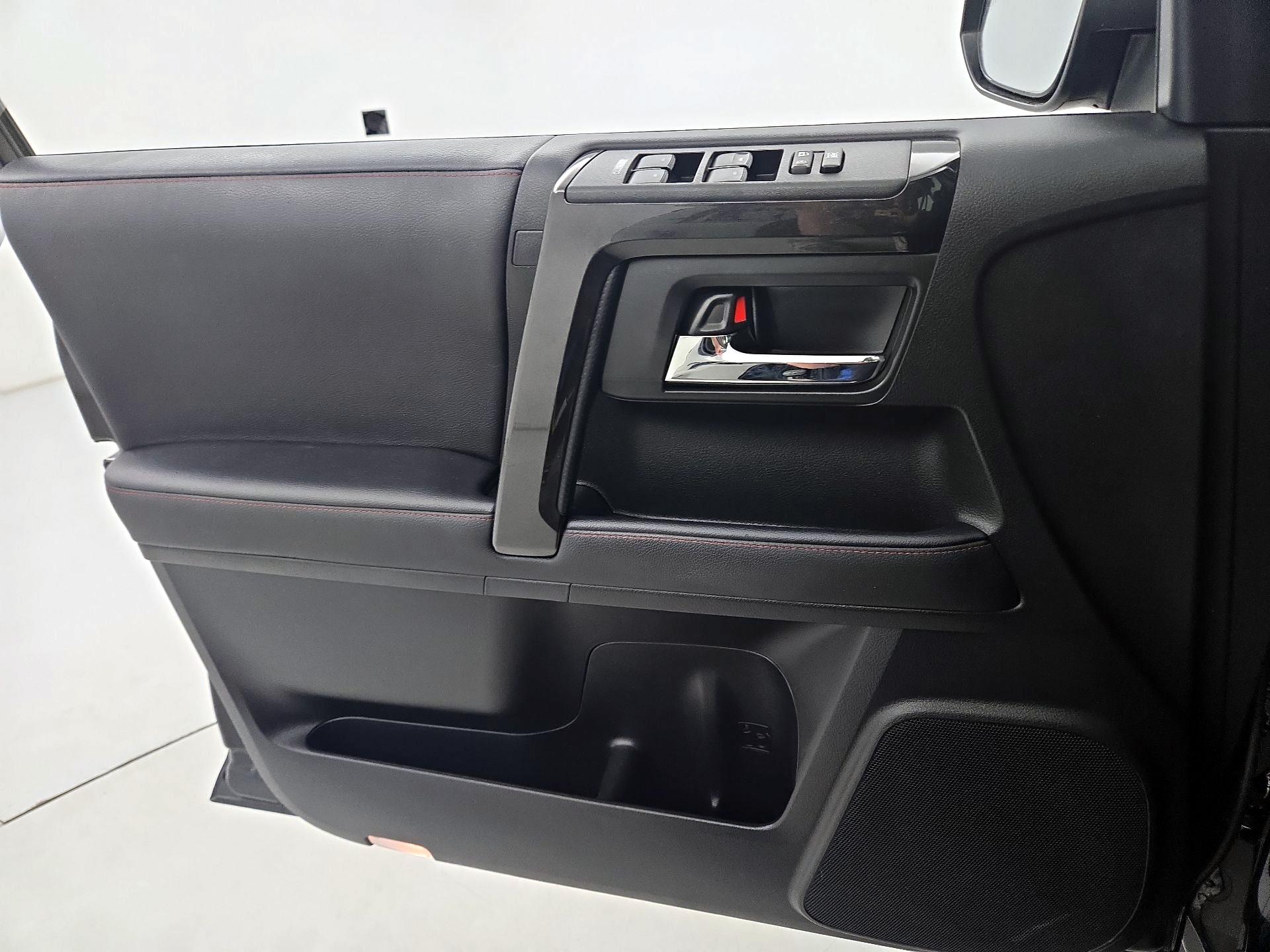 Thumbnail: 2022 Toyota 4Runner - 12