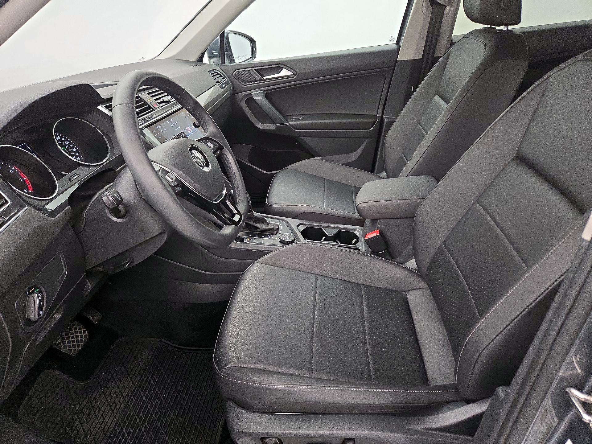 Thumbnail: 2020 Volkswagen Tiguan - 11
