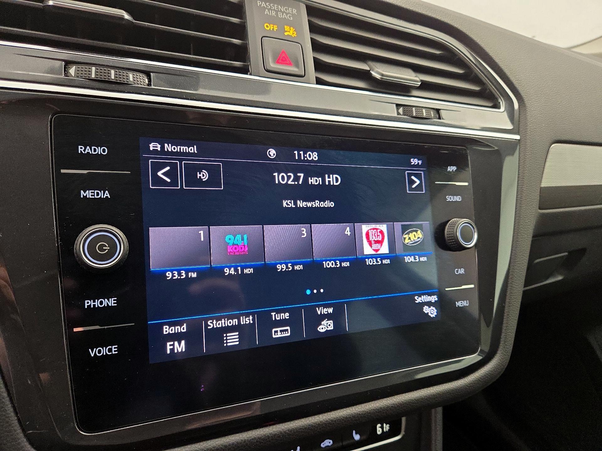 Thumbnail: 2020 Volkswagen Tiguan - 15