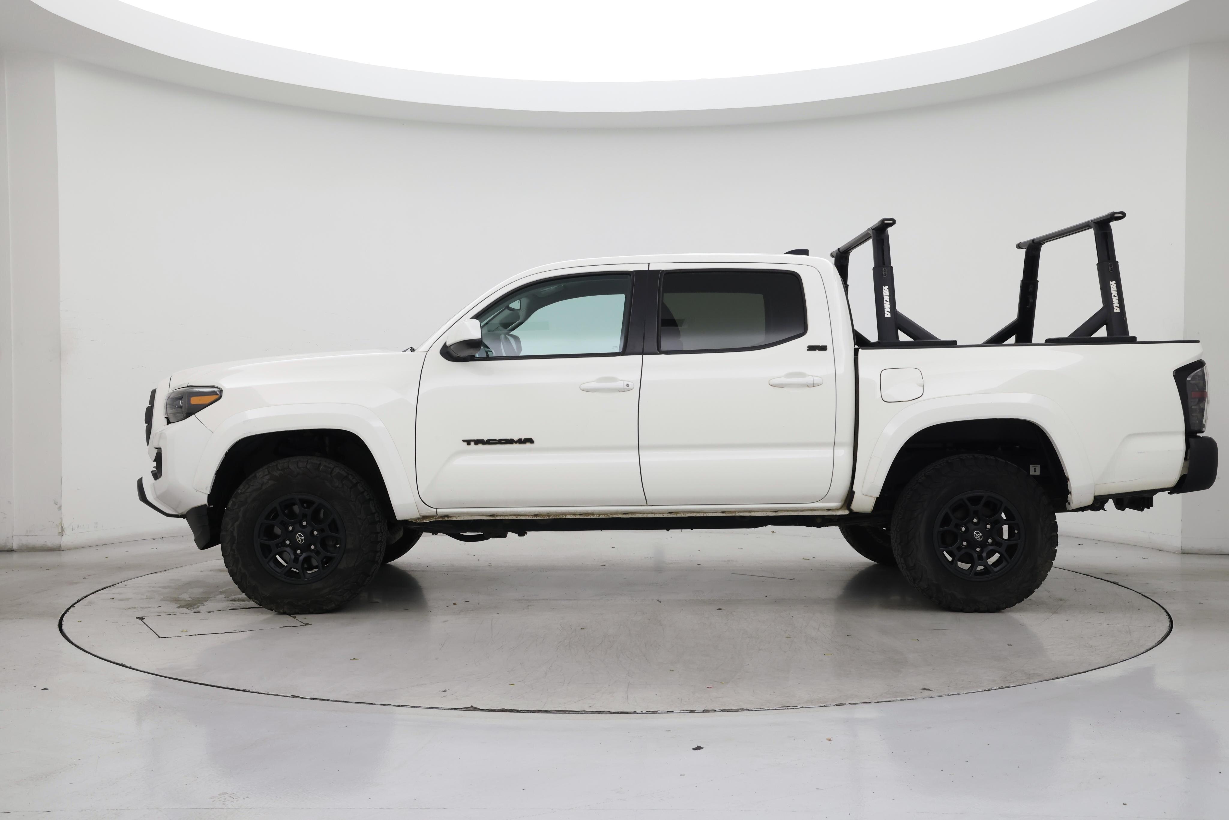 Thumbnail: 2021 Toyota Tacoma - 3