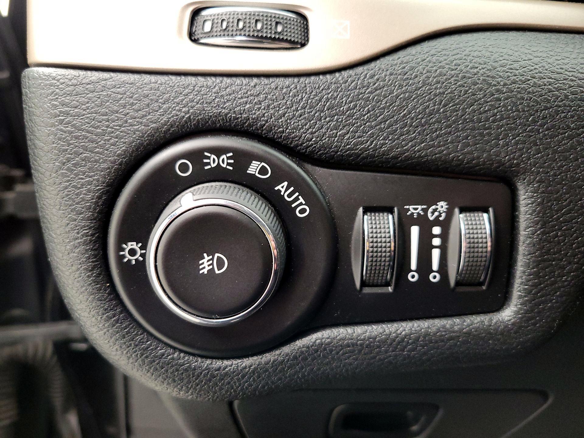 Thumbnail: 2016 Jeep Cherokee - 13